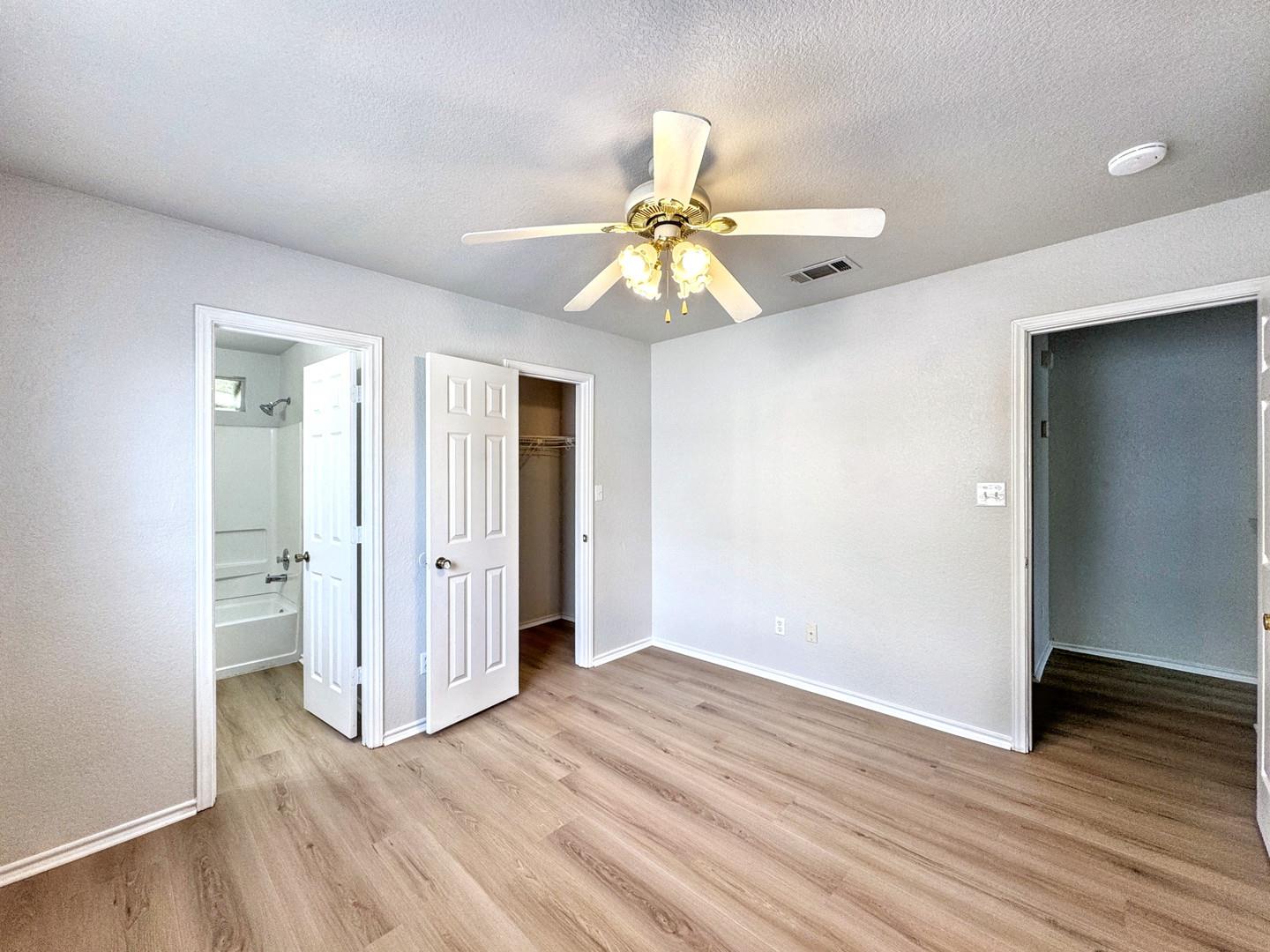 867 Sagewood Trl, San Marcos, TX 78666