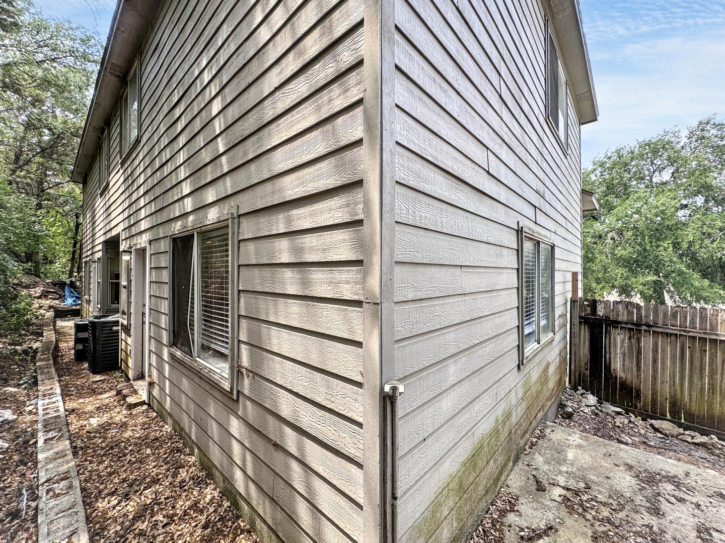 867 Sagewood Trl, San Marcos, TX 78666
