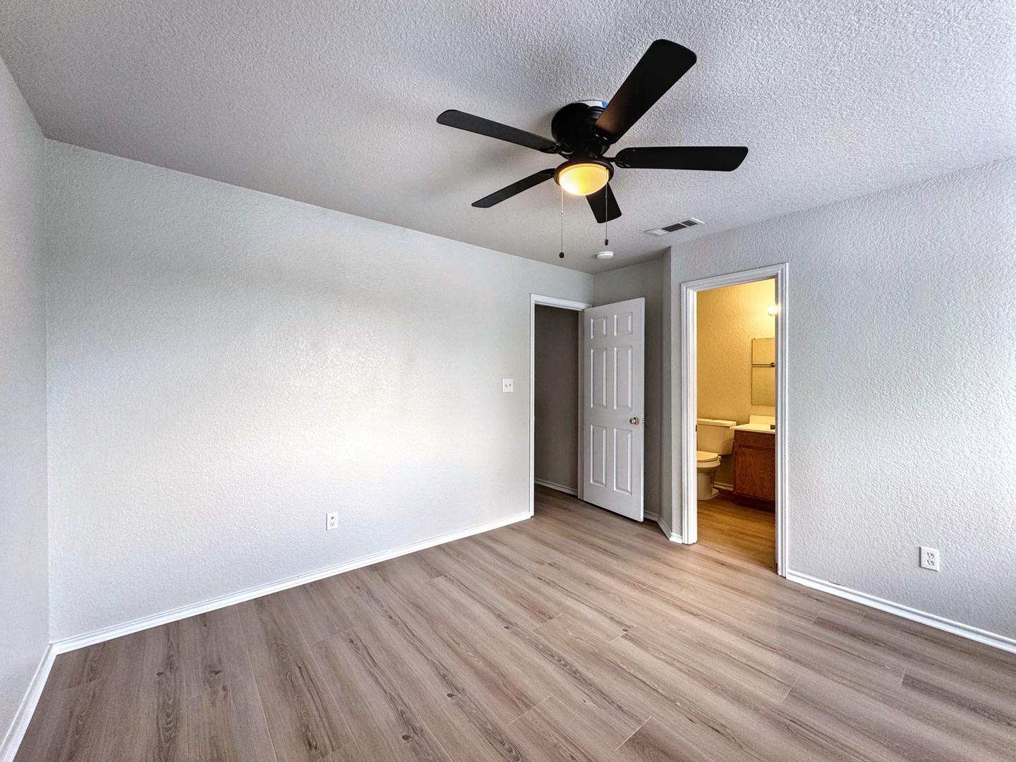 867 Sagewood Trl, San Marcos, TX 78666