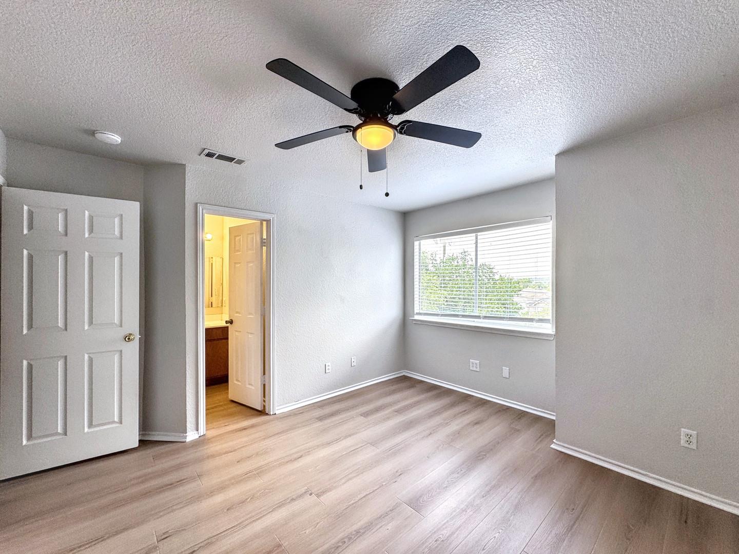 867 Sagewood Trl, San Marcos, TX 78666