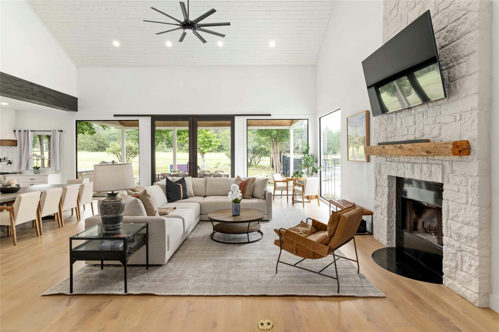 499 Hannah Dr, Dripping Springs, TX 78620