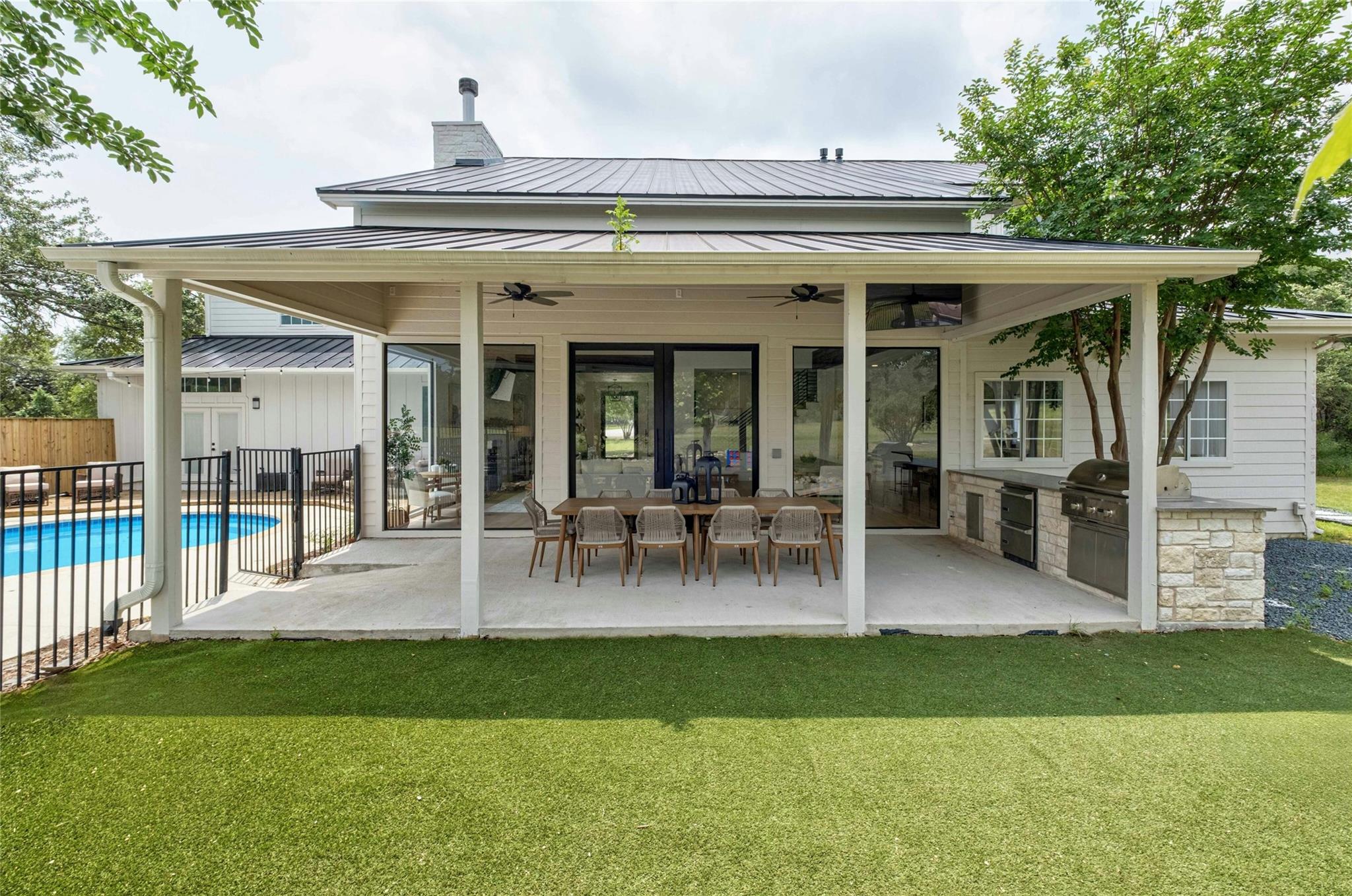 499 Hannah Dr, Dripping Springs, TX 78620