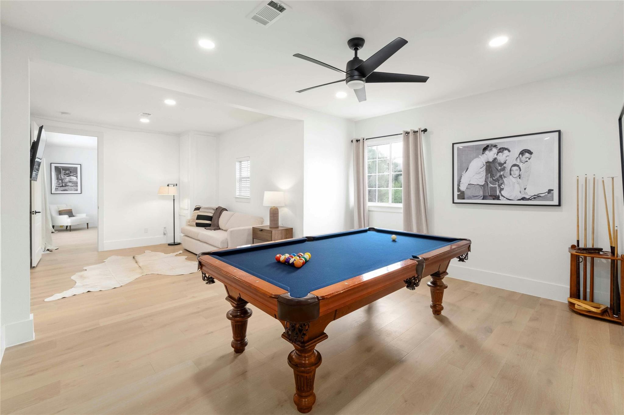 499 Hannah Dr, Dripping Springs, TX 78620
