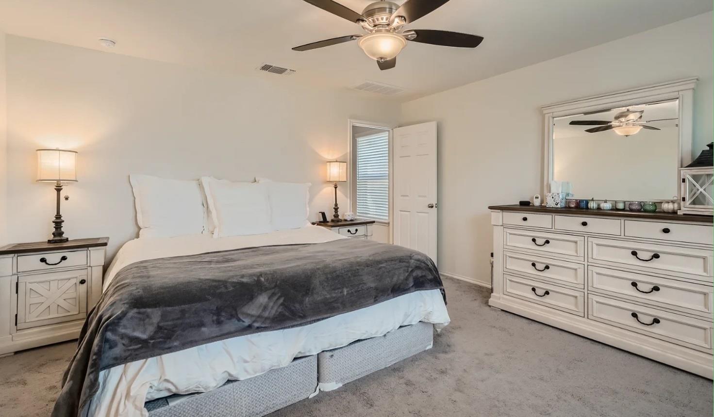 301 La Dera Dr, Liberty Hill, TX 78642