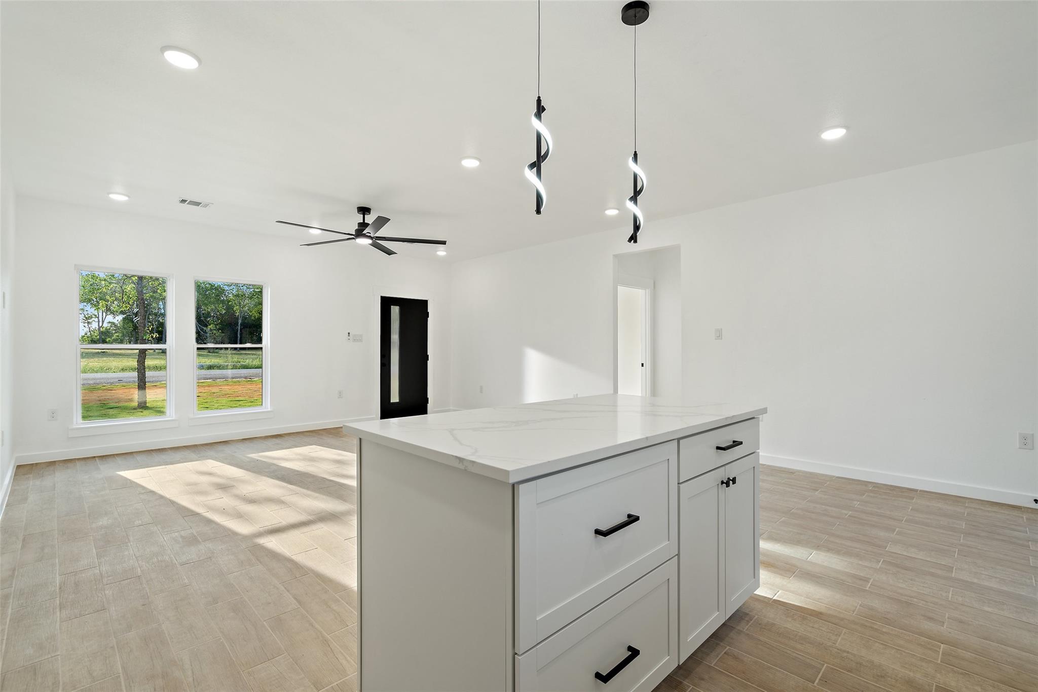 597 W KEANAHALULULU Ln, Bastrop, TX 78602