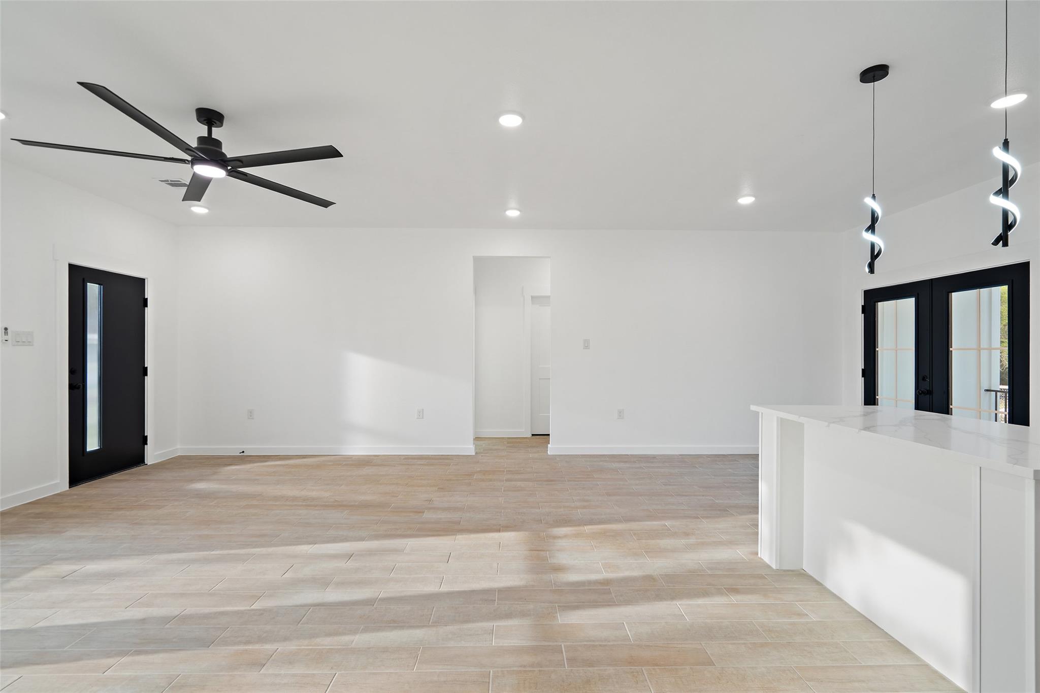 597 W KEANAHALULULU Ln, Bastrop, TX 78602