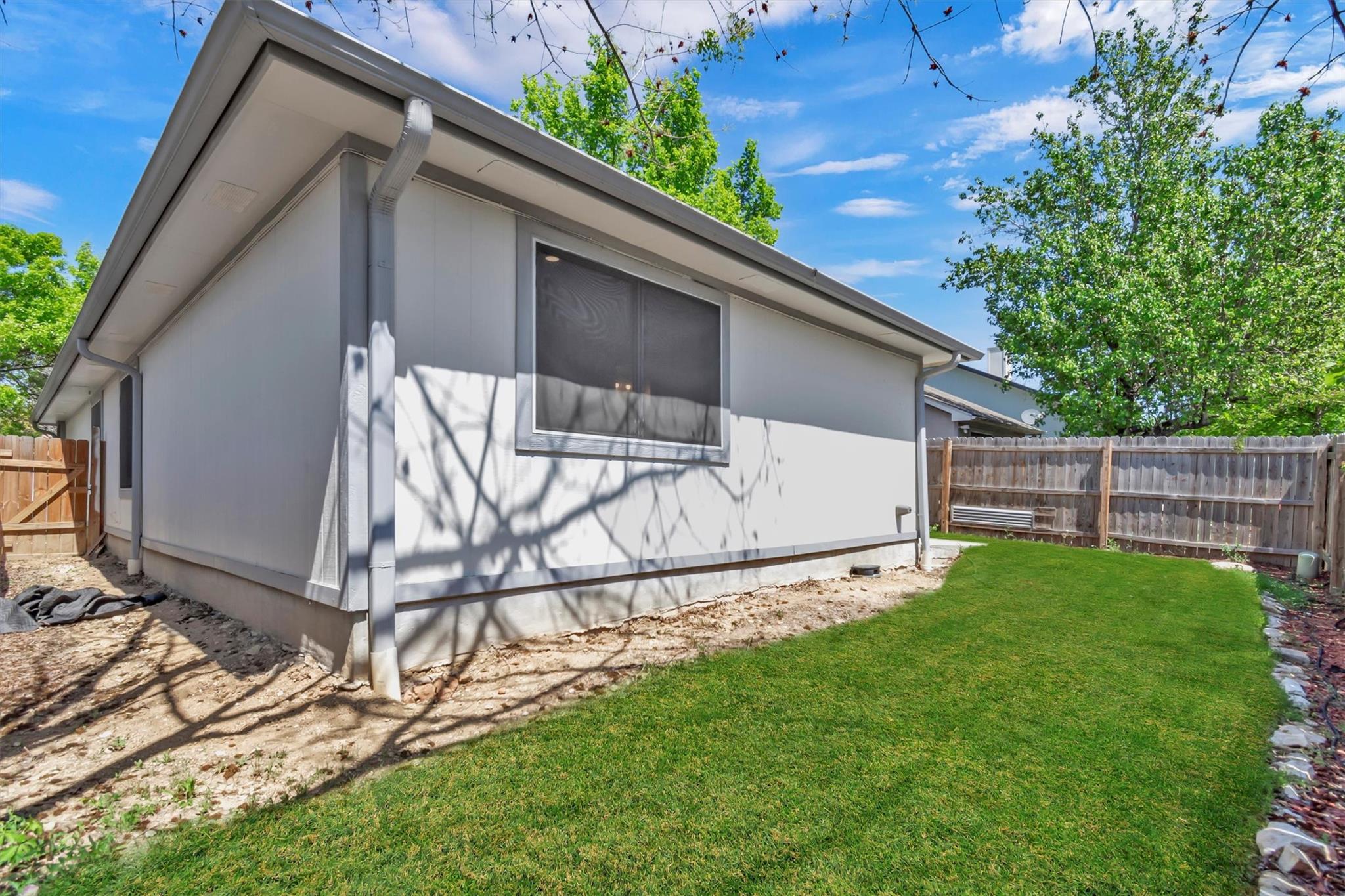 5211 Coppermead Ln, Austin, TX 78754