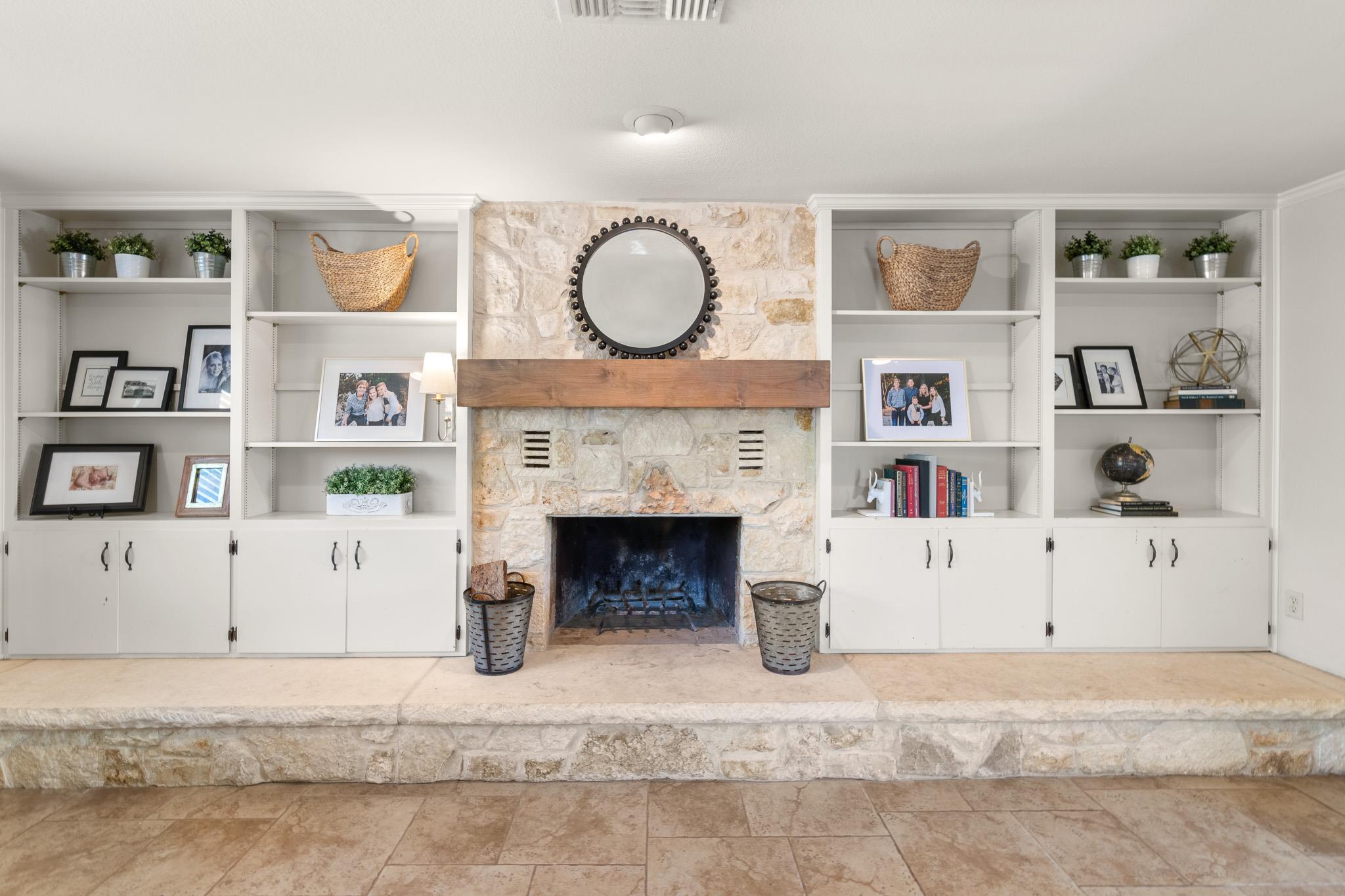 1418 Jackson Rd, Kerrville, TX 78028