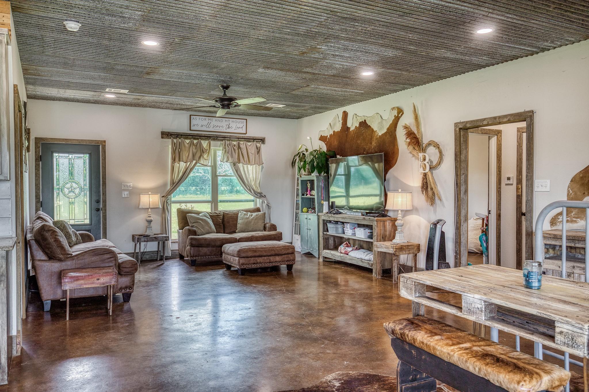 1850 LCR 439, Groesbeck, TX 76667