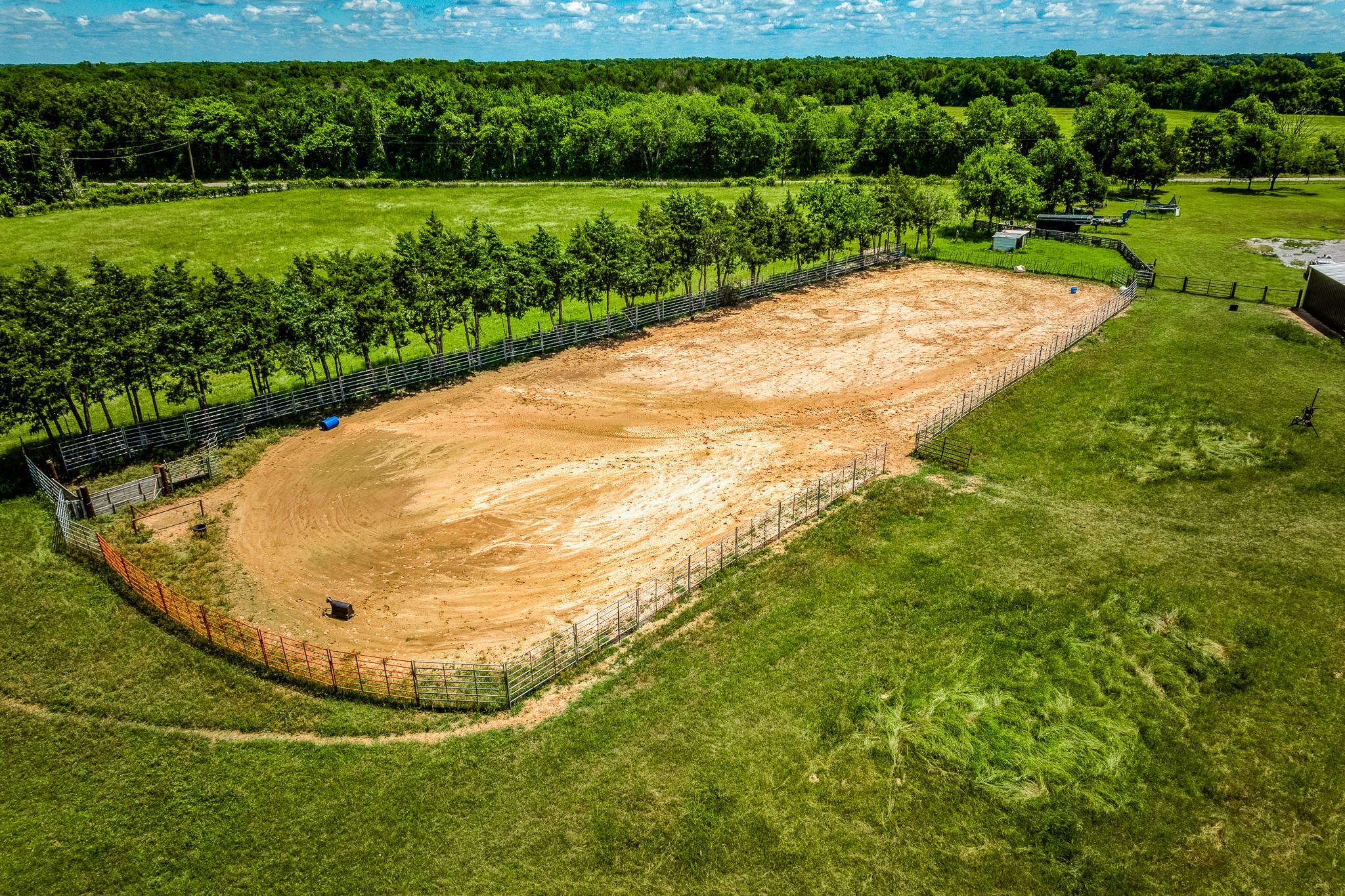 1850 LCR 439, Groesbeck, TX 76667