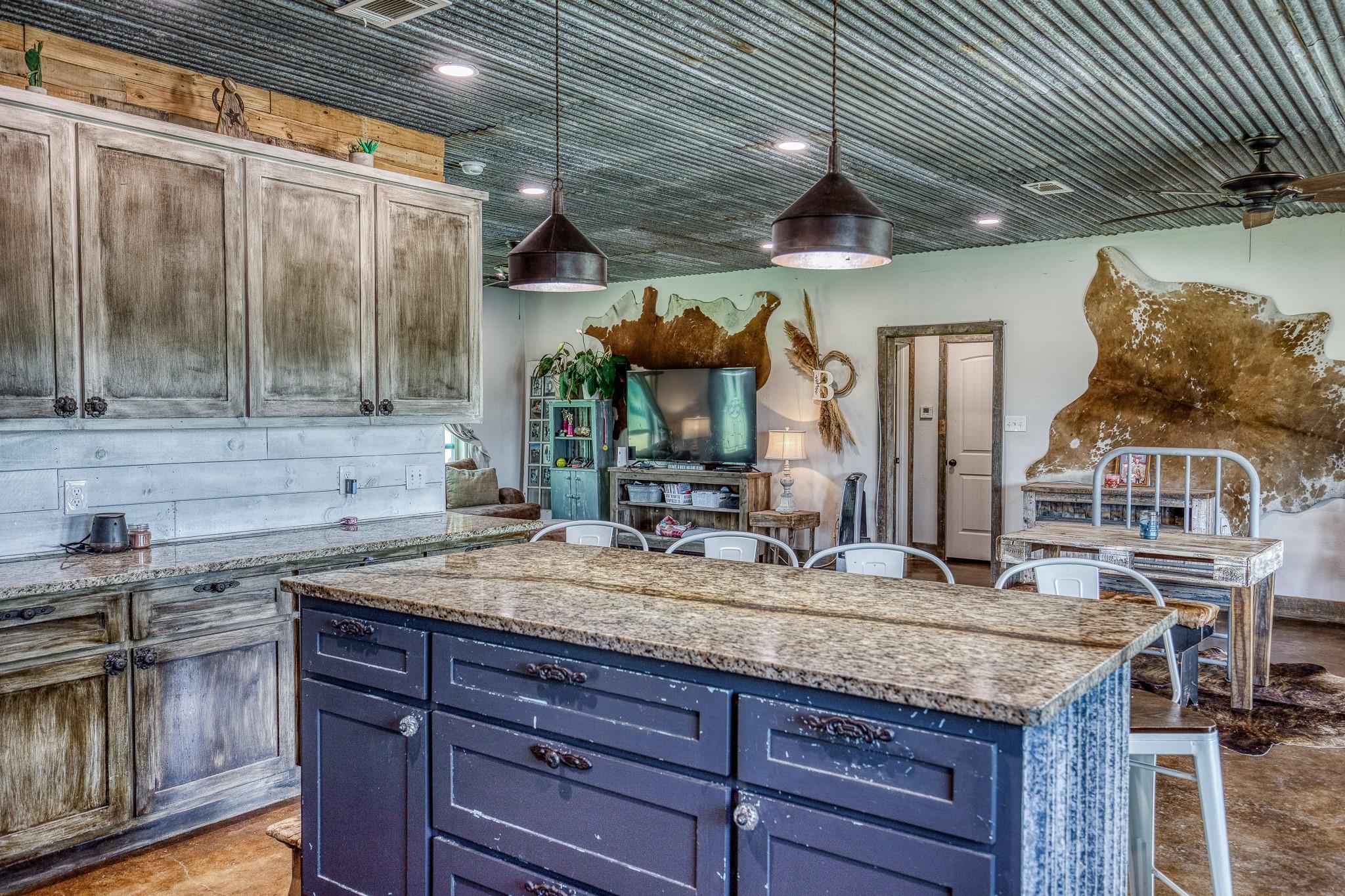 1850 LCR 439, Groesbeck, TX 76667