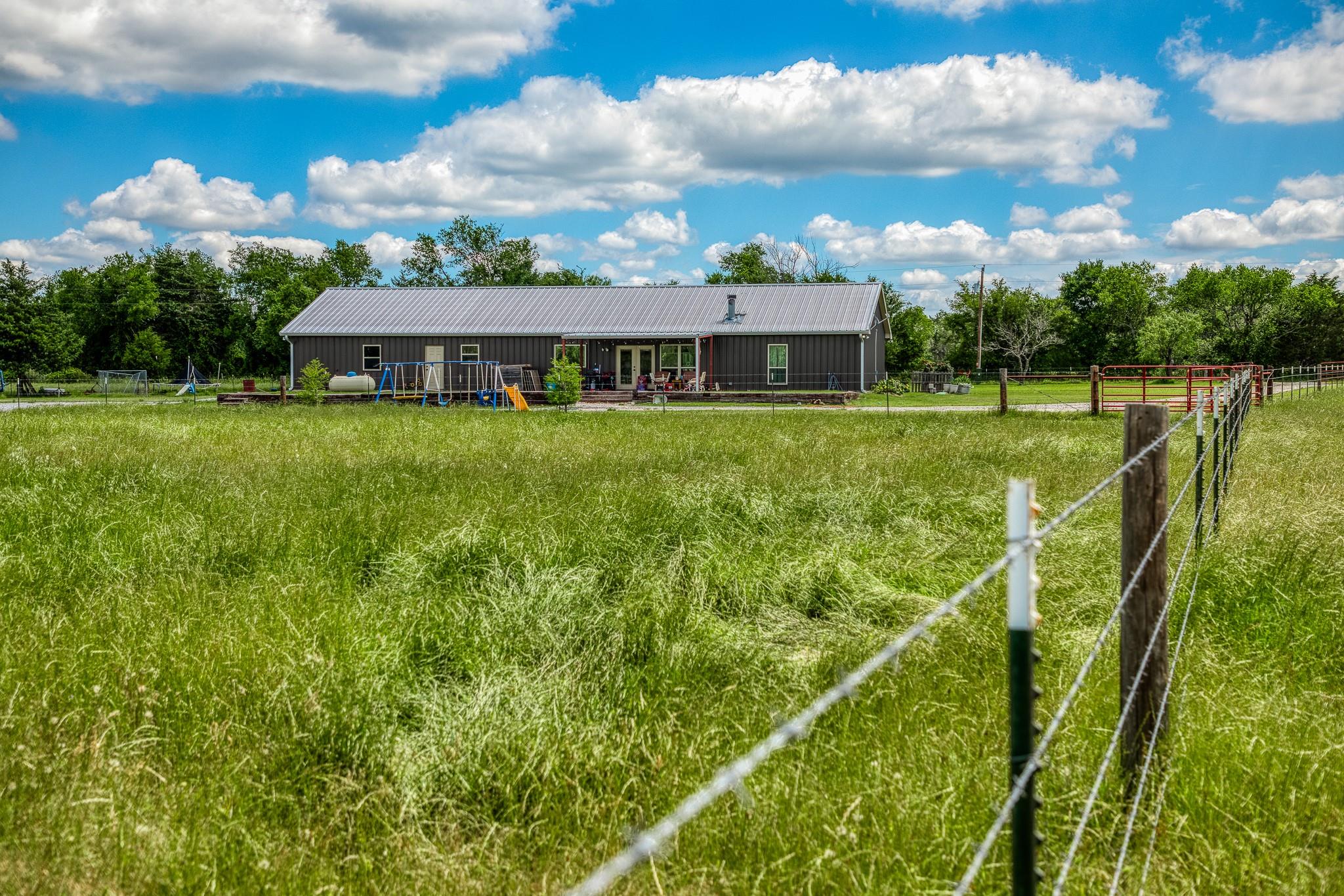 1850 LCR 439, Groesbeck, TX 76667