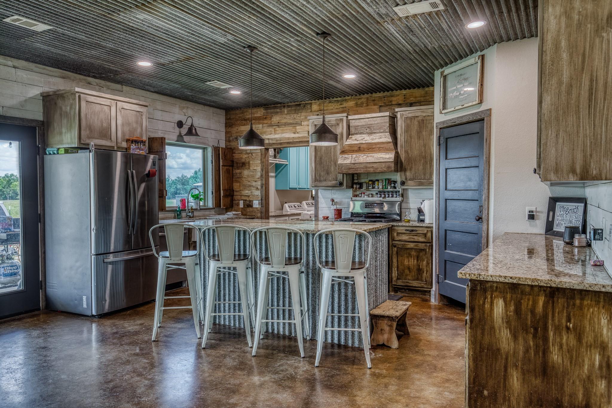 1850 LCR 439, Groesbeck, TX 76667