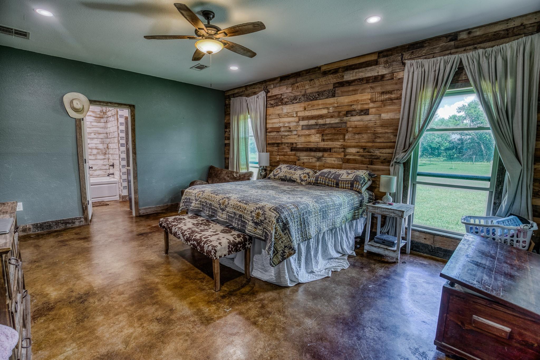 1850 LCR 439, Groesbeck, TX 76667