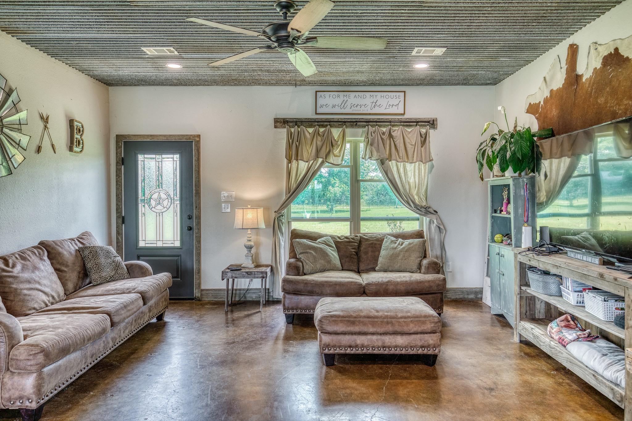 1850 LCR 439, Groesbeck, TX 76667