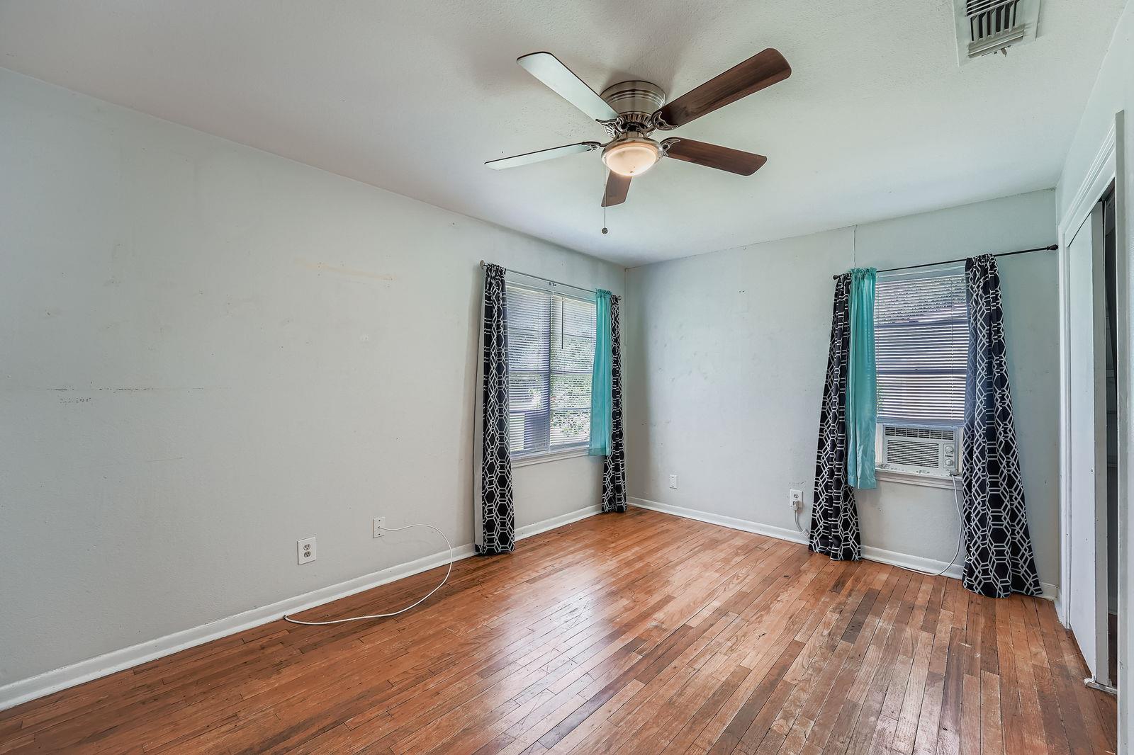 700 W Blanco St, Kyle, TX 78640