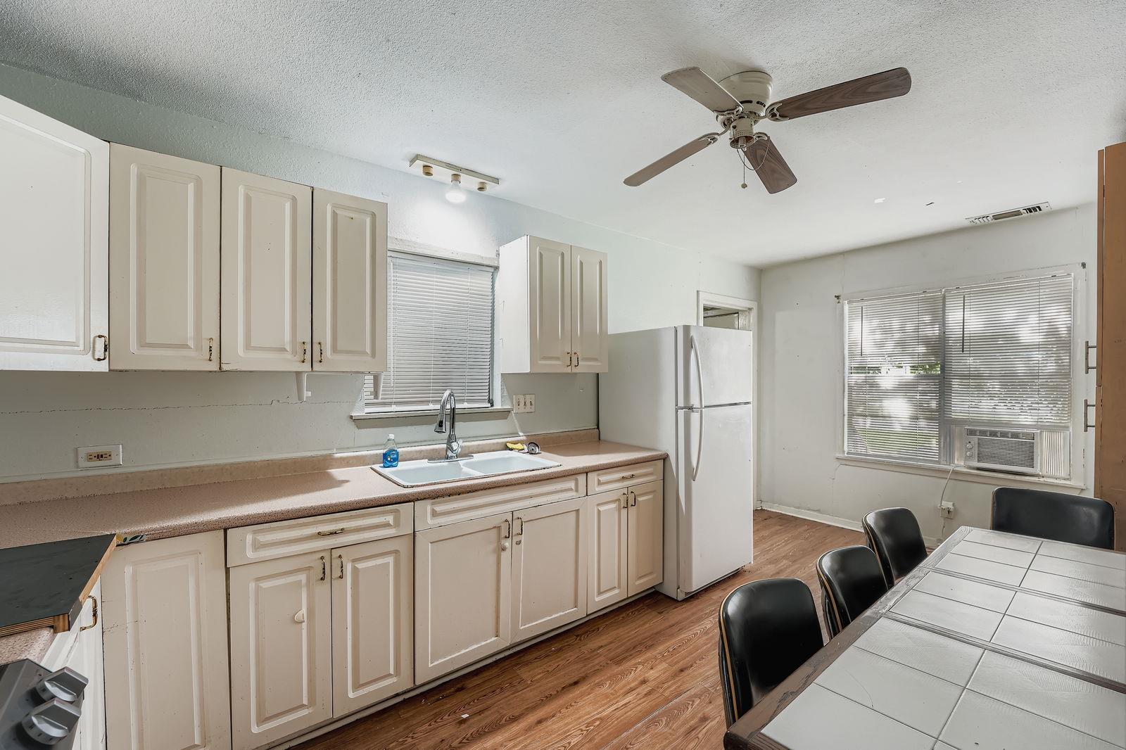 700 W Blanco St, Kyle, TX 78640