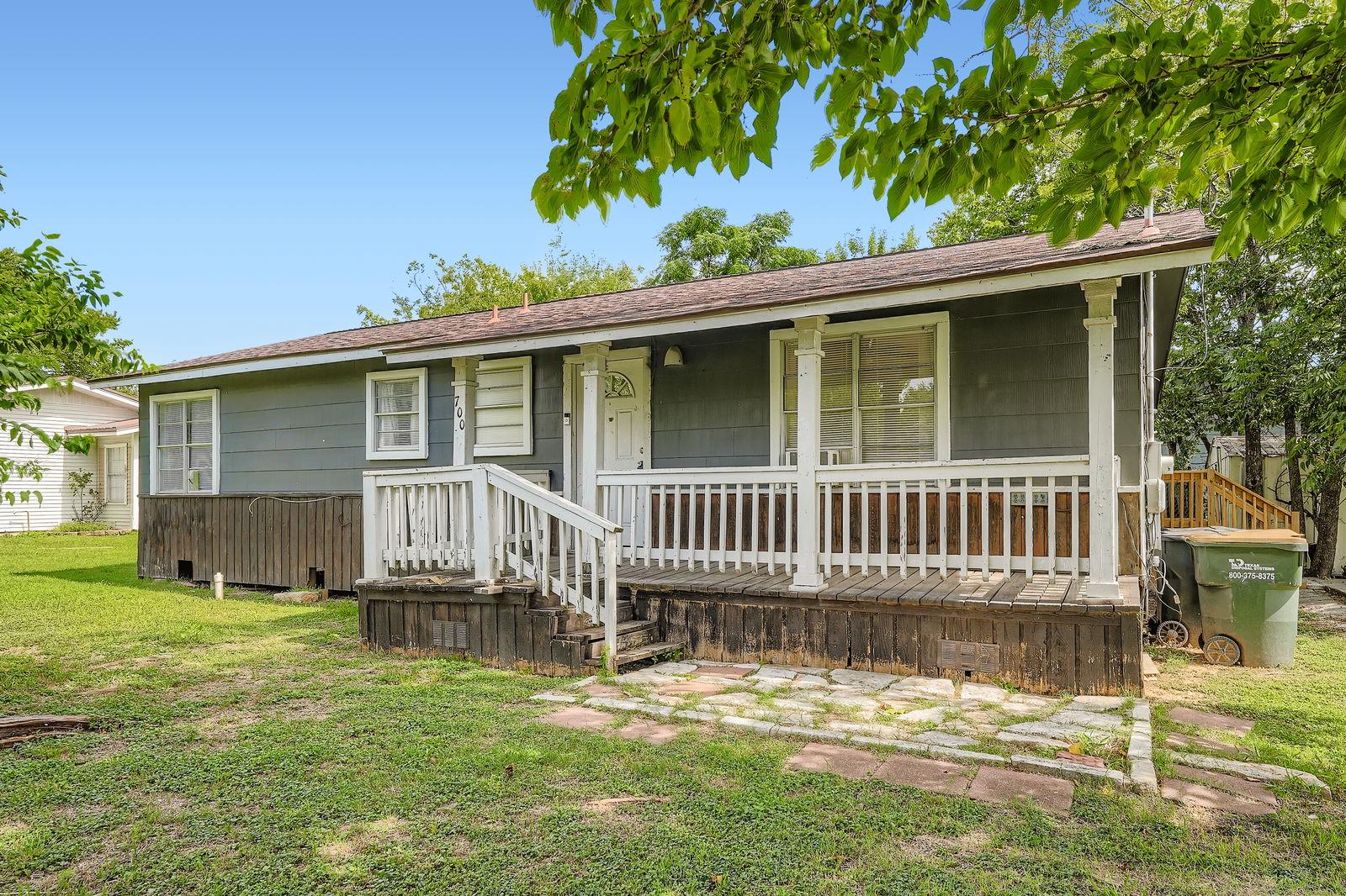 700 W Blanco St, Kyle, TX 78640