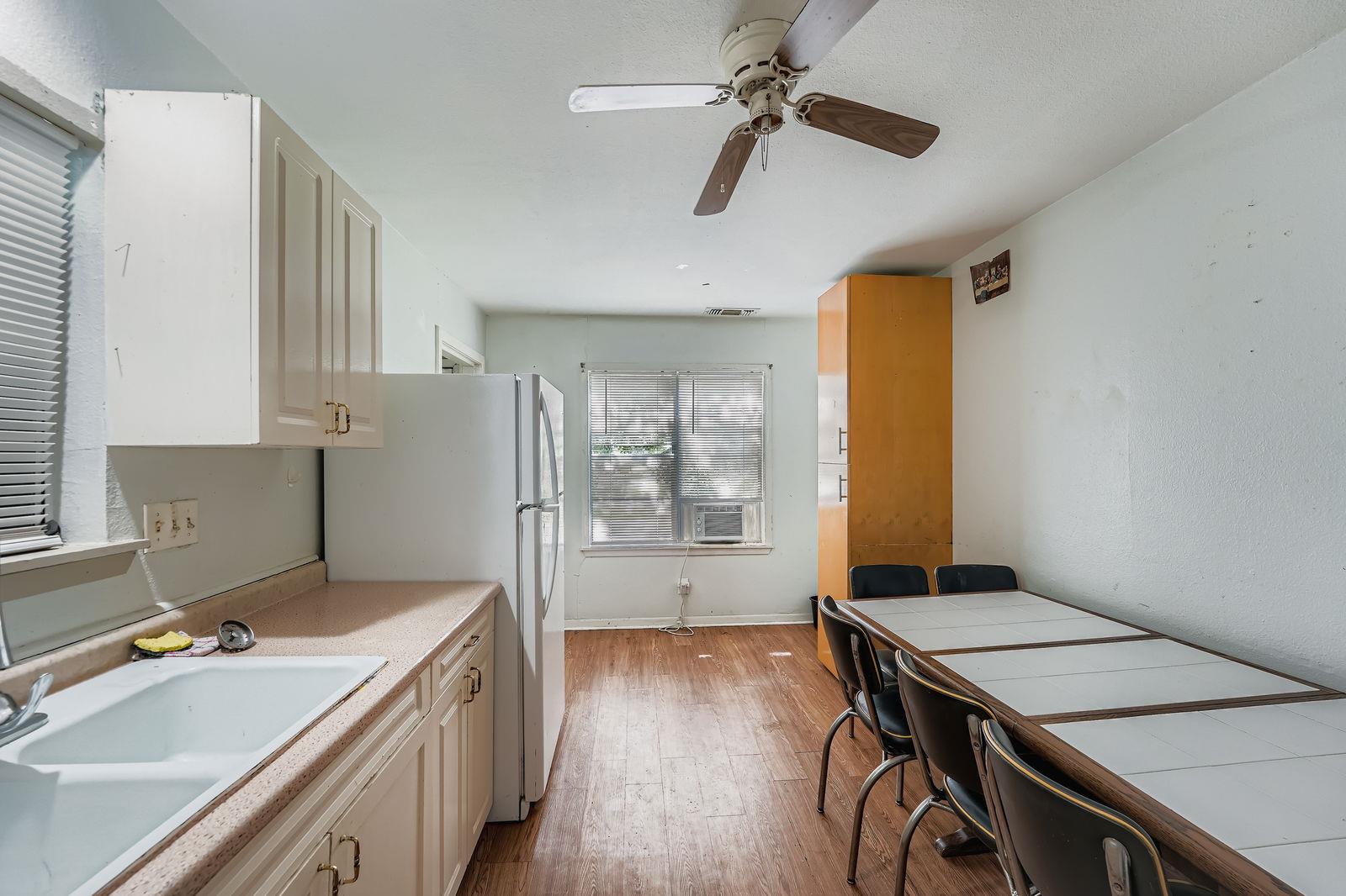 700 W Blanco St, Kyle, TX 78640