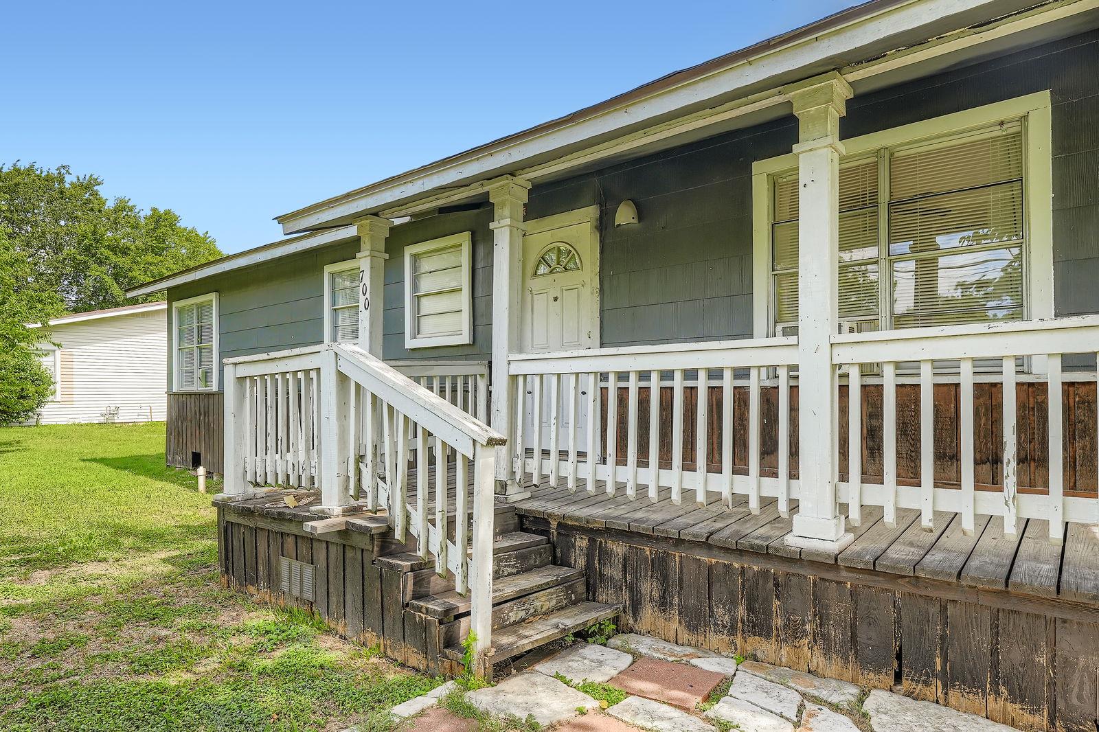 700 W Blanco St, Kyle, TX 78640