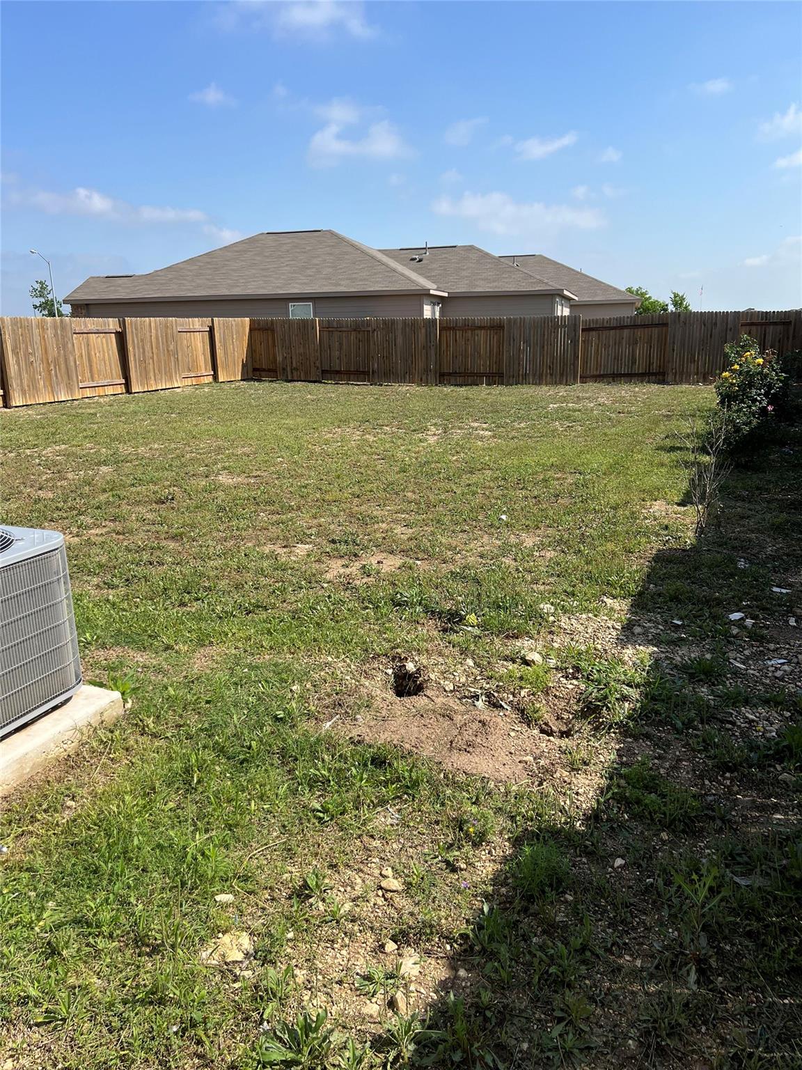 105 Riverdale Dr, Jarrell, TX 76537