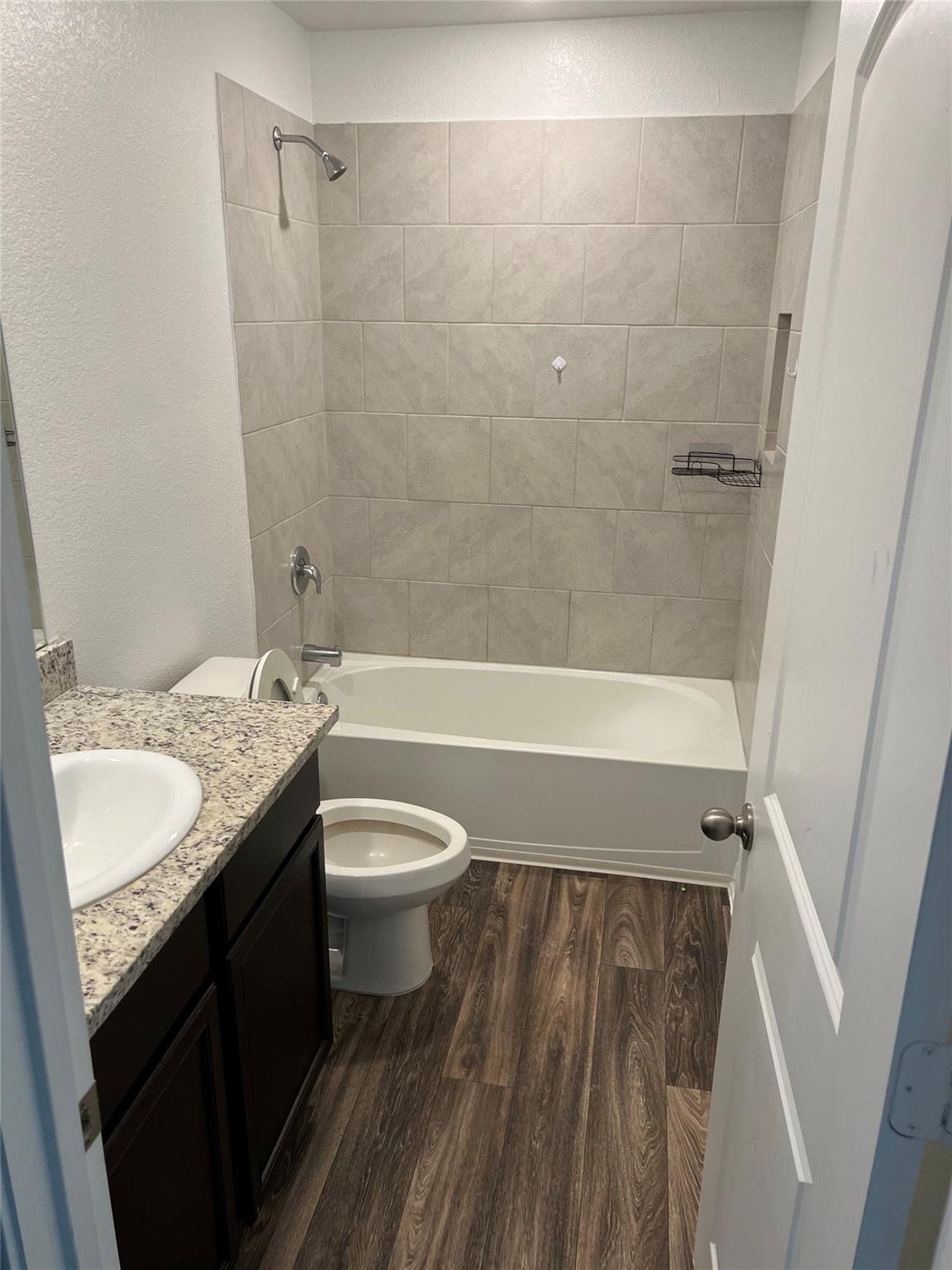 105 Riverdale Dr, Jarrell, TX 76537