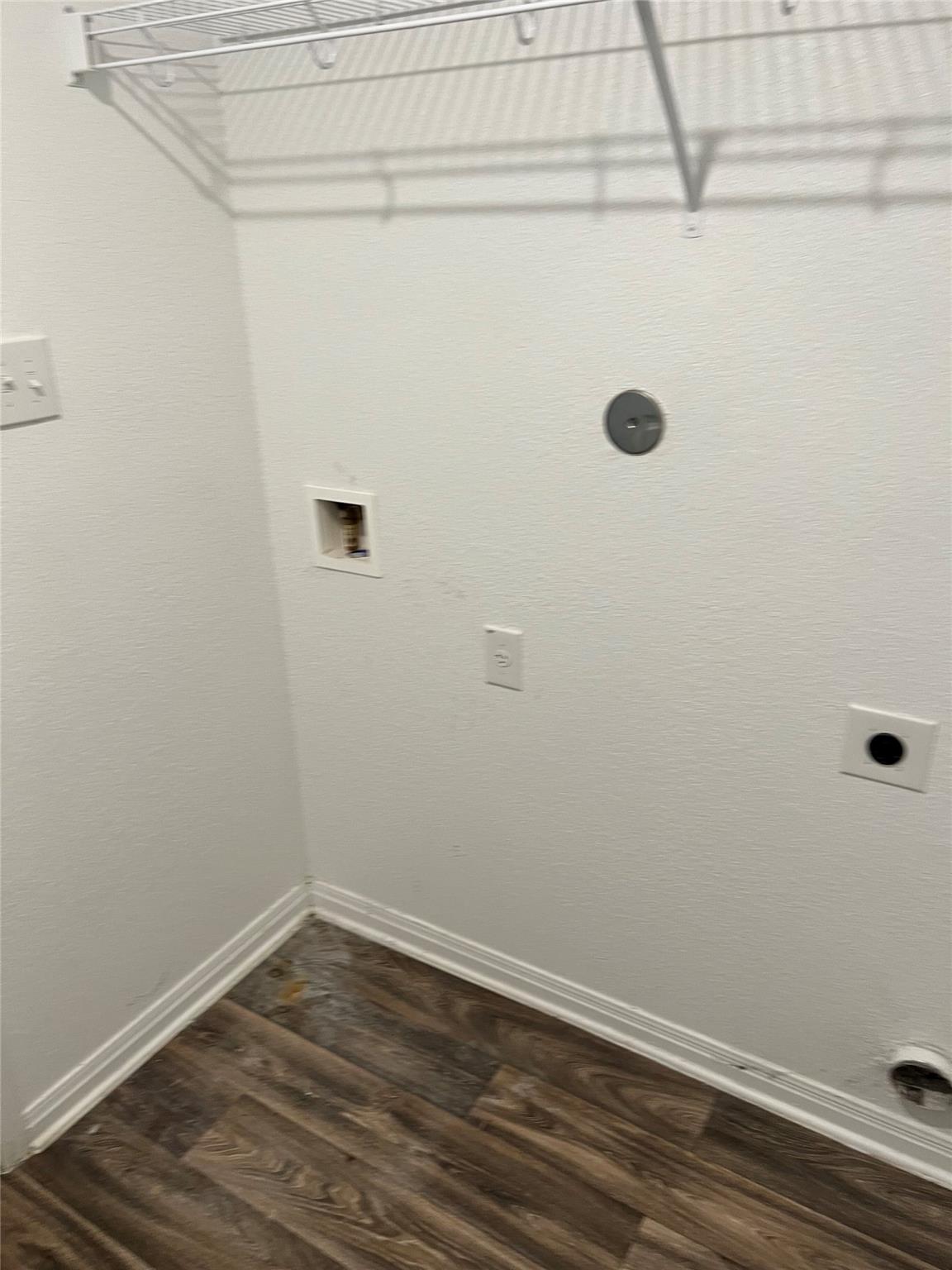 105 Riverdale Dr, Jarrell, TX 76537