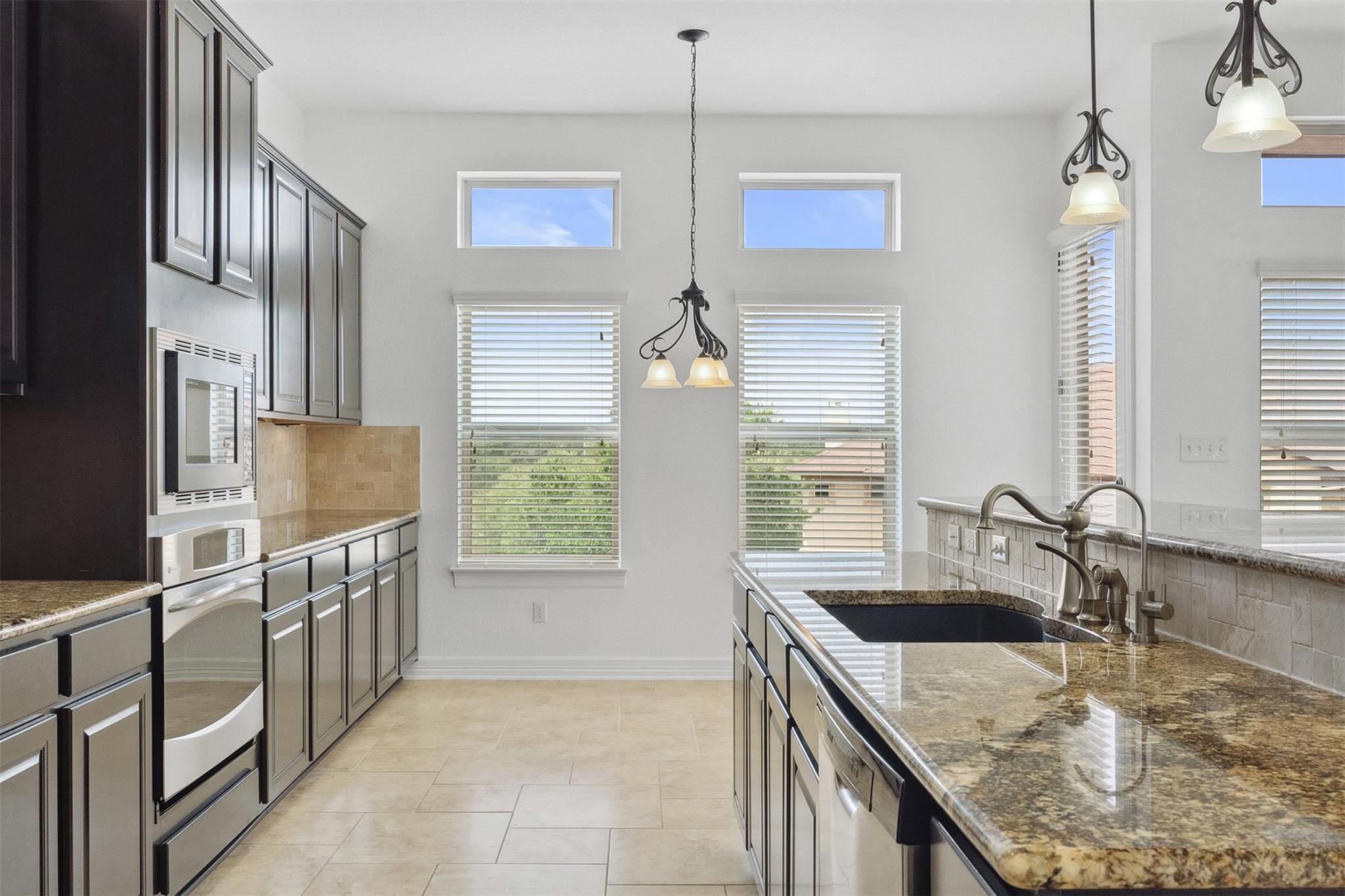 111 Antonio Way # 5A, Austin, TX 78734