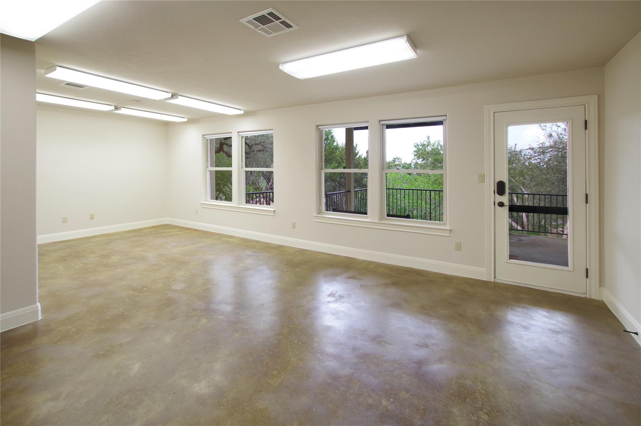 6400 Lakeshore Dr, Lago Vista, TX 78645