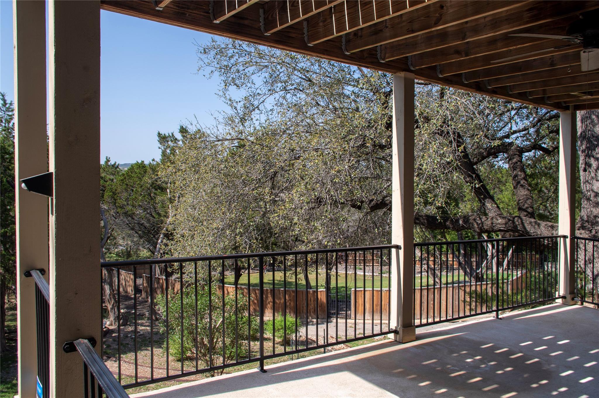 6400 Lakeshore Dr, Lago Vista, TX 78645