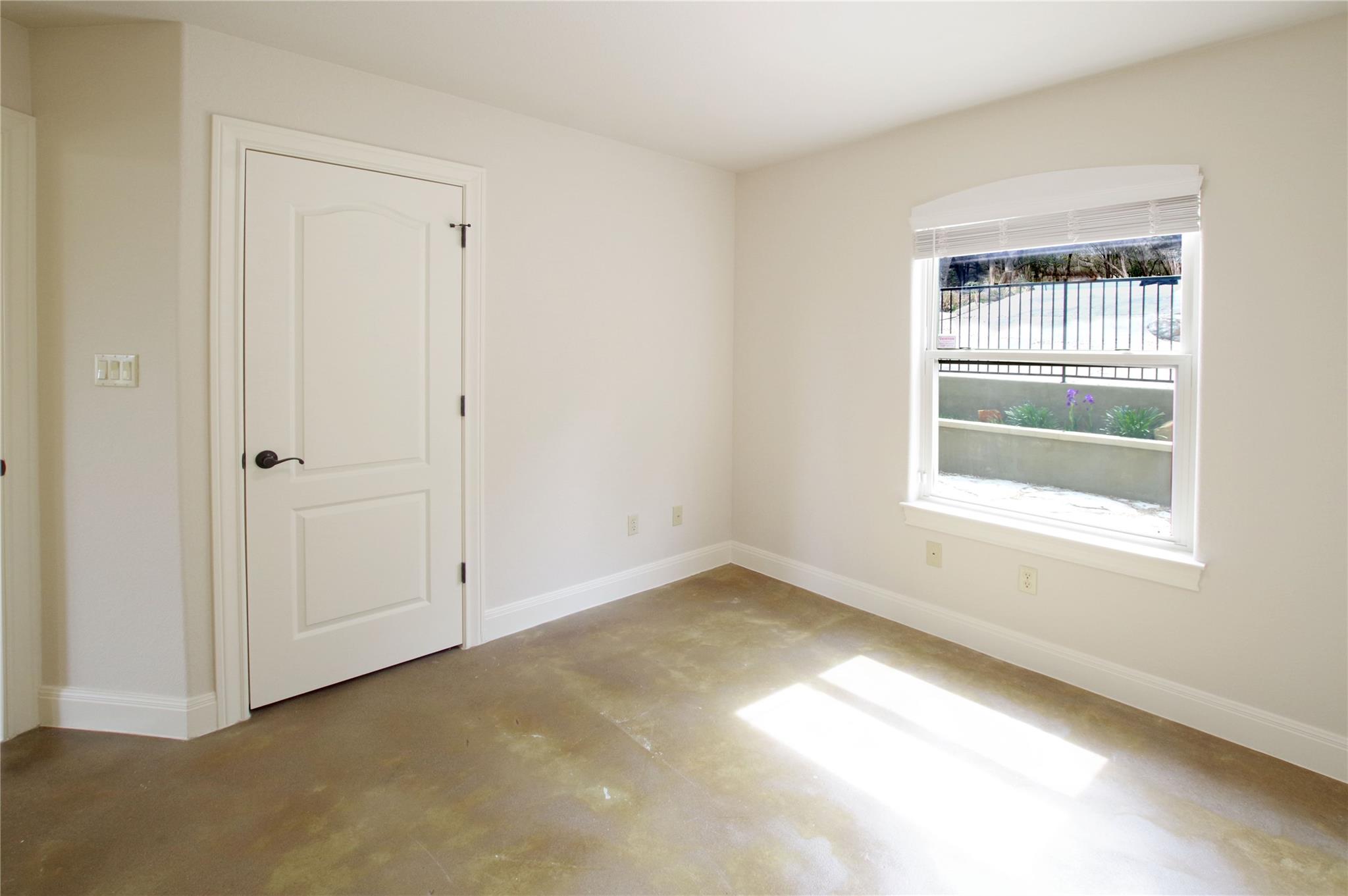 6400 Lakeshore Dr, Lago Vista, TX 78645