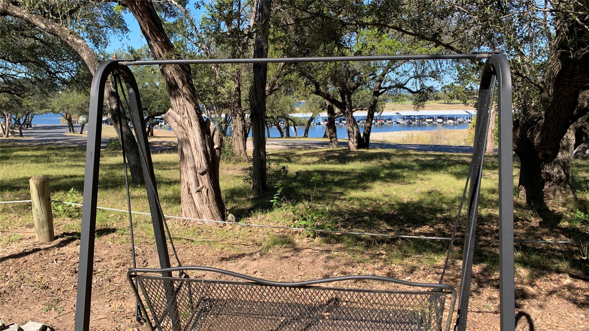 6400 Lakeshore Dr, Lago Vista, TX 78645