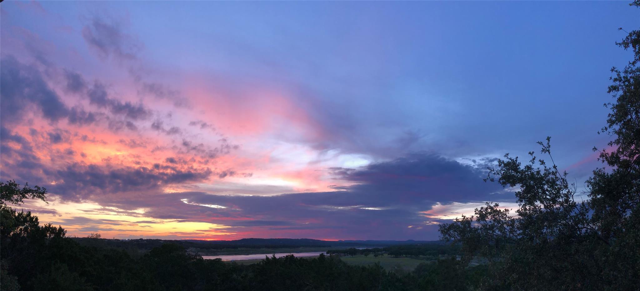 6400 Lakeshore Dr, Lago Vista, TX 78645