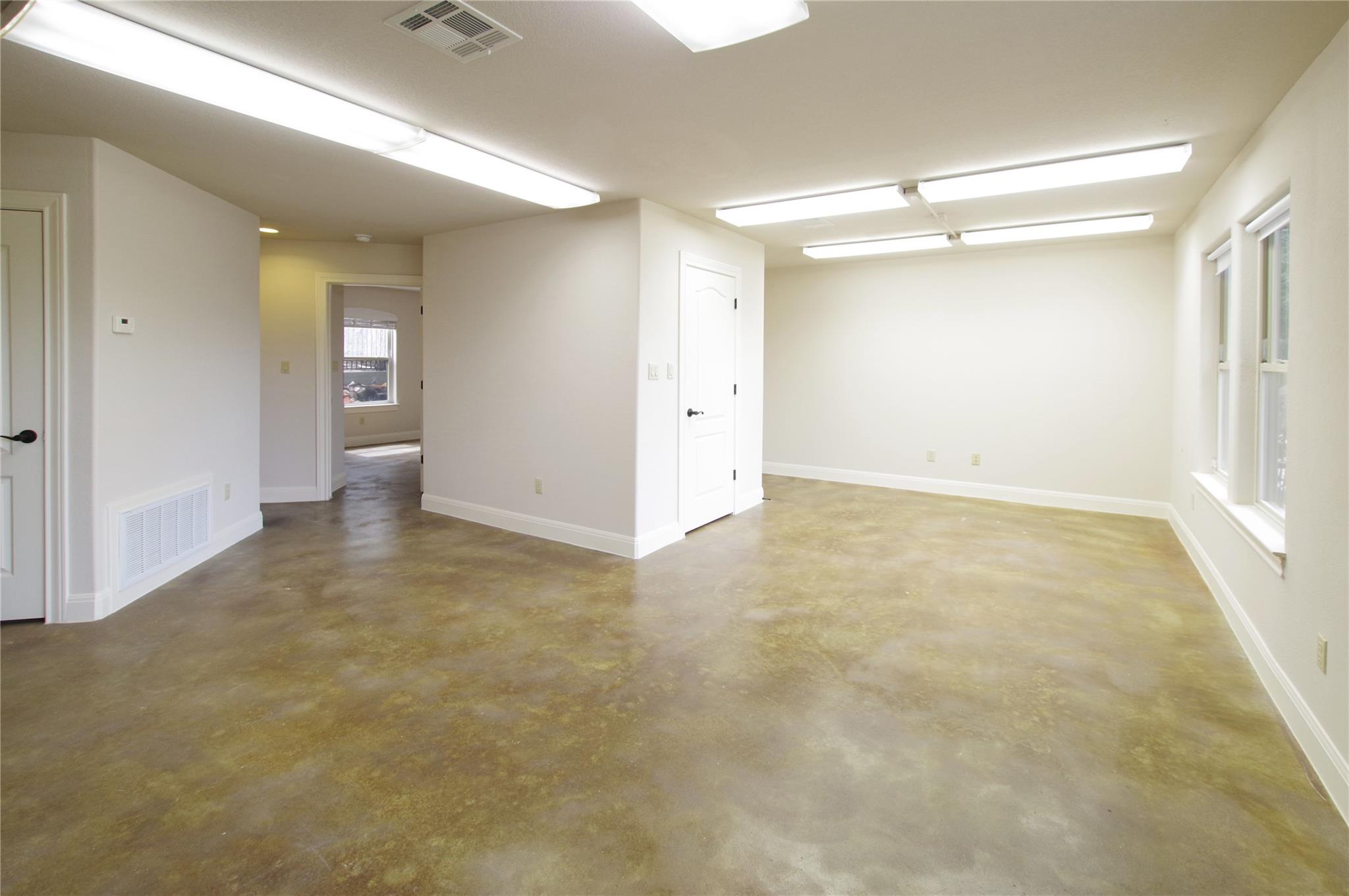 6400 Lakeshore Dr, Lago Vista, TX 78645