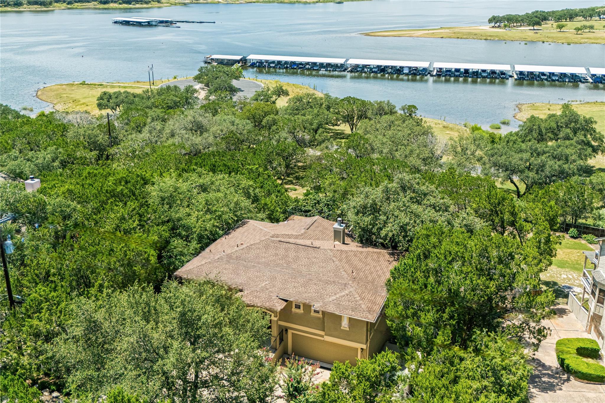6400 Lakeshore Dr, Lago Vista, TX 78645