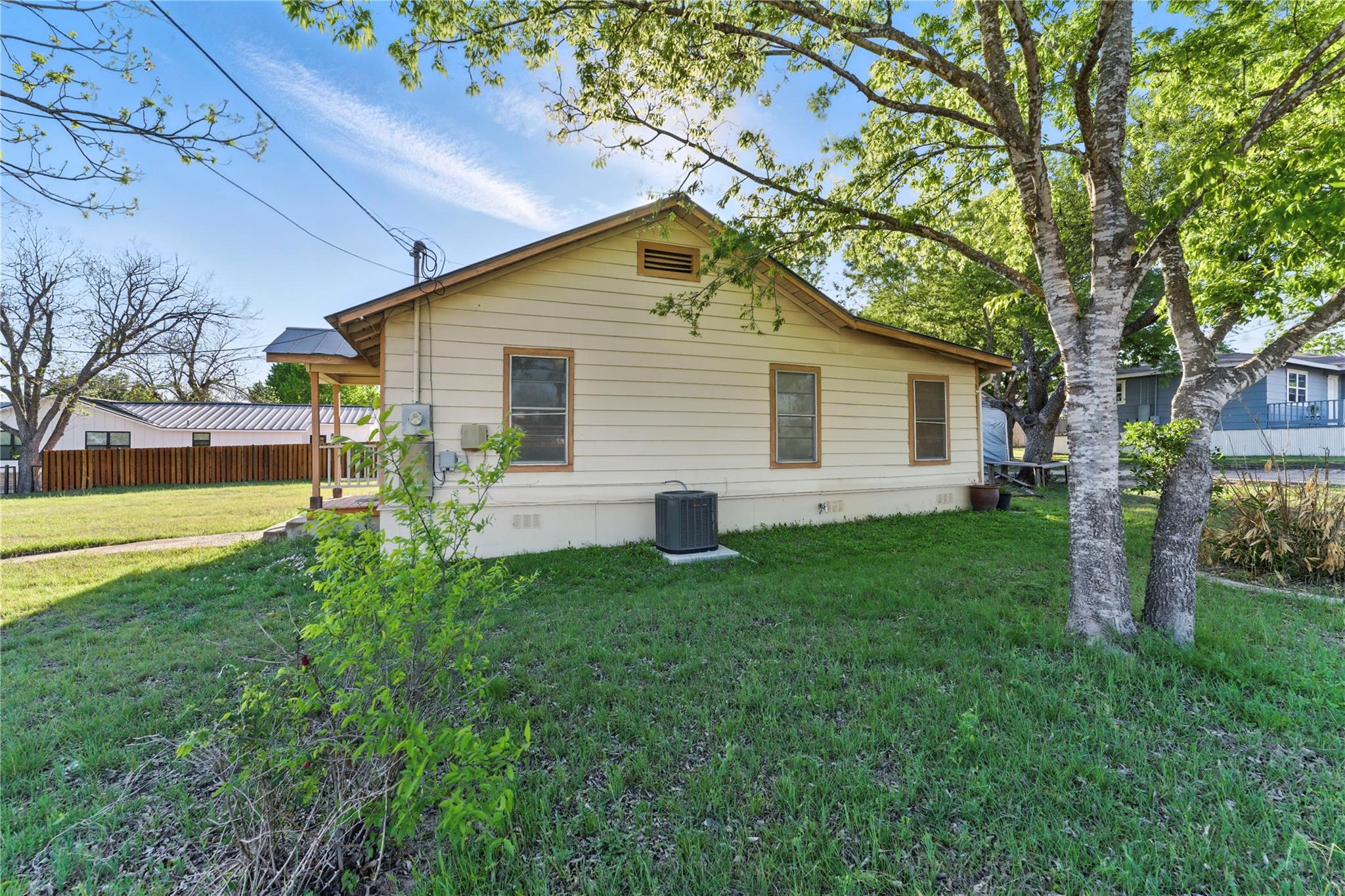 556 Gode Ln, New Braunfels, TX 78130