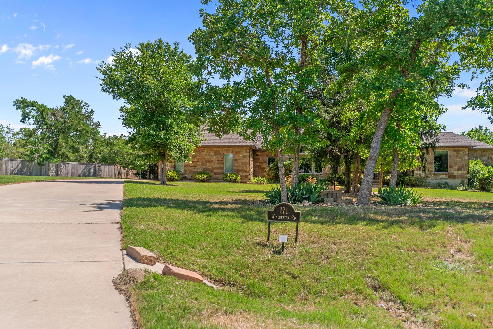 171 Winchester Rd, Bastrop, TX 78602