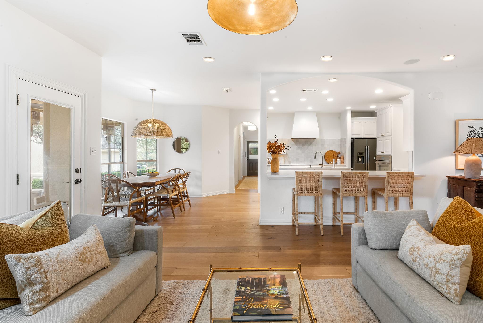 403 Stirrup Dr, Dripping Springs, TX 78620