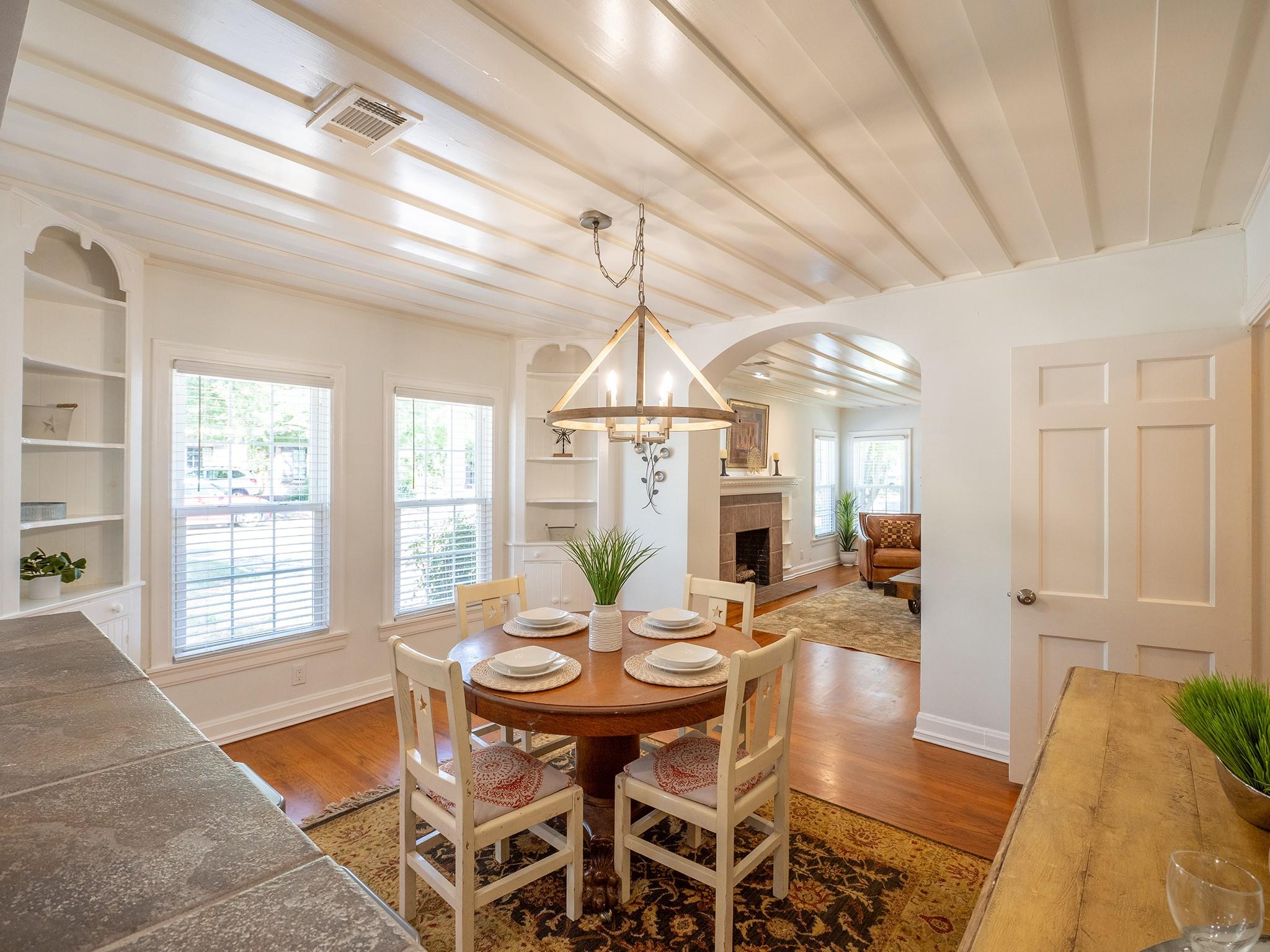 32 Margranita Cres, Austin, TX 78703