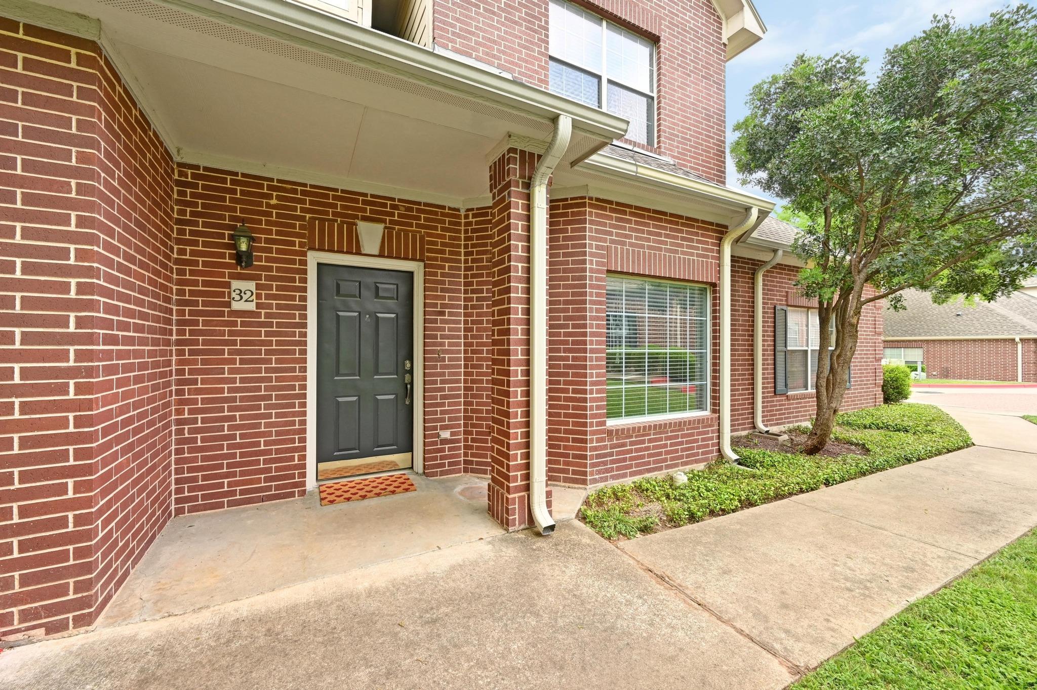 5515 Davis Ln # 32, Austin, TX 78749