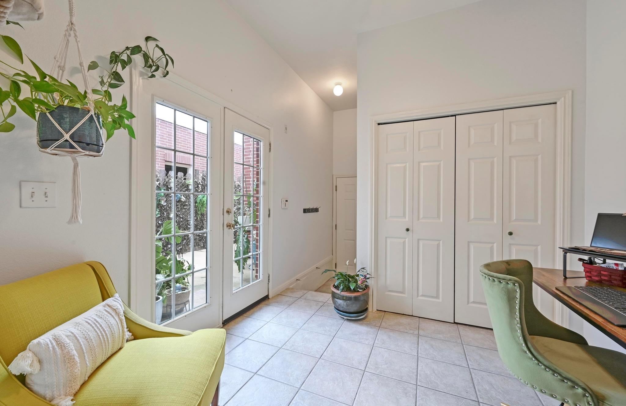 5515 Davis Ln # 32, Austin, TX 78749
