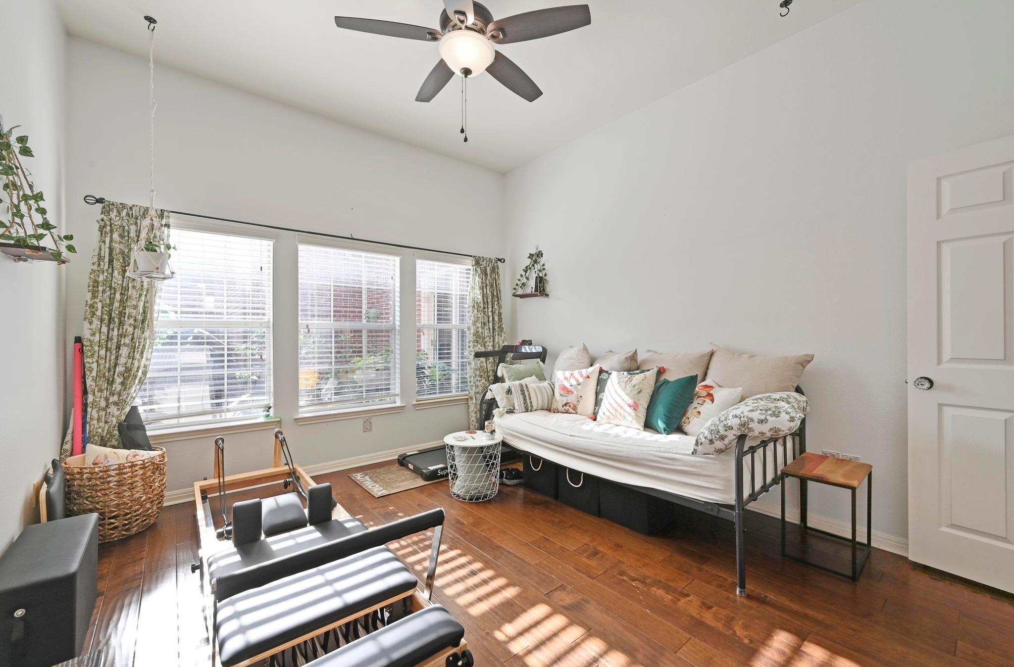 5515 Davis Ln # 32, Austin, TX 78749