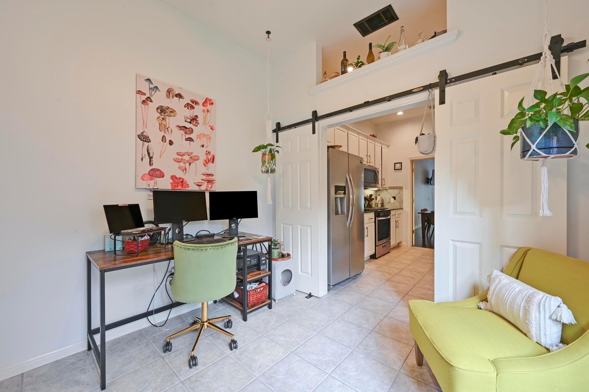 5515 Davis Ln # 32, Austin, TX 78749