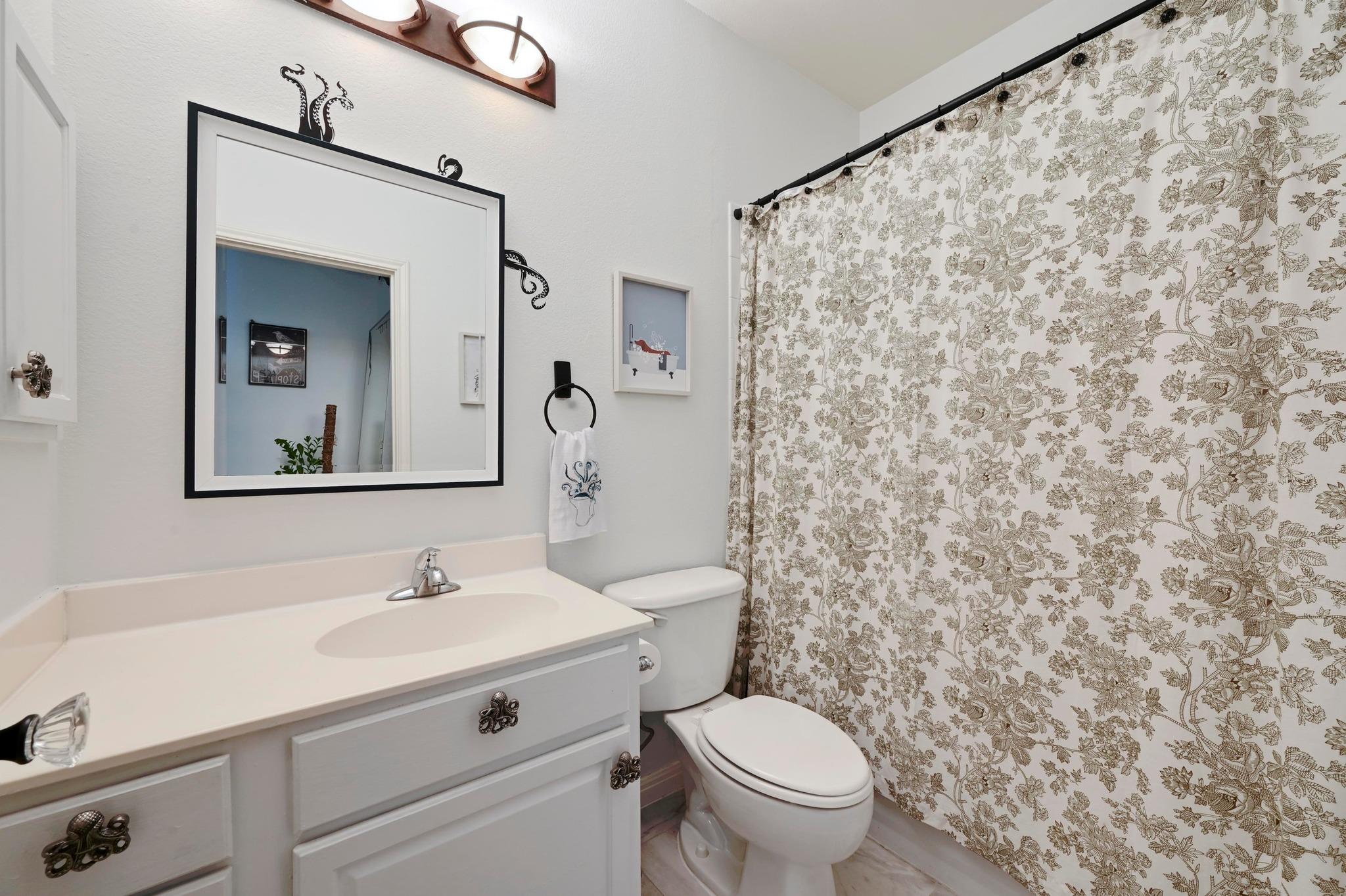 5515 Davis Ln # 32, Austin, TX 78749