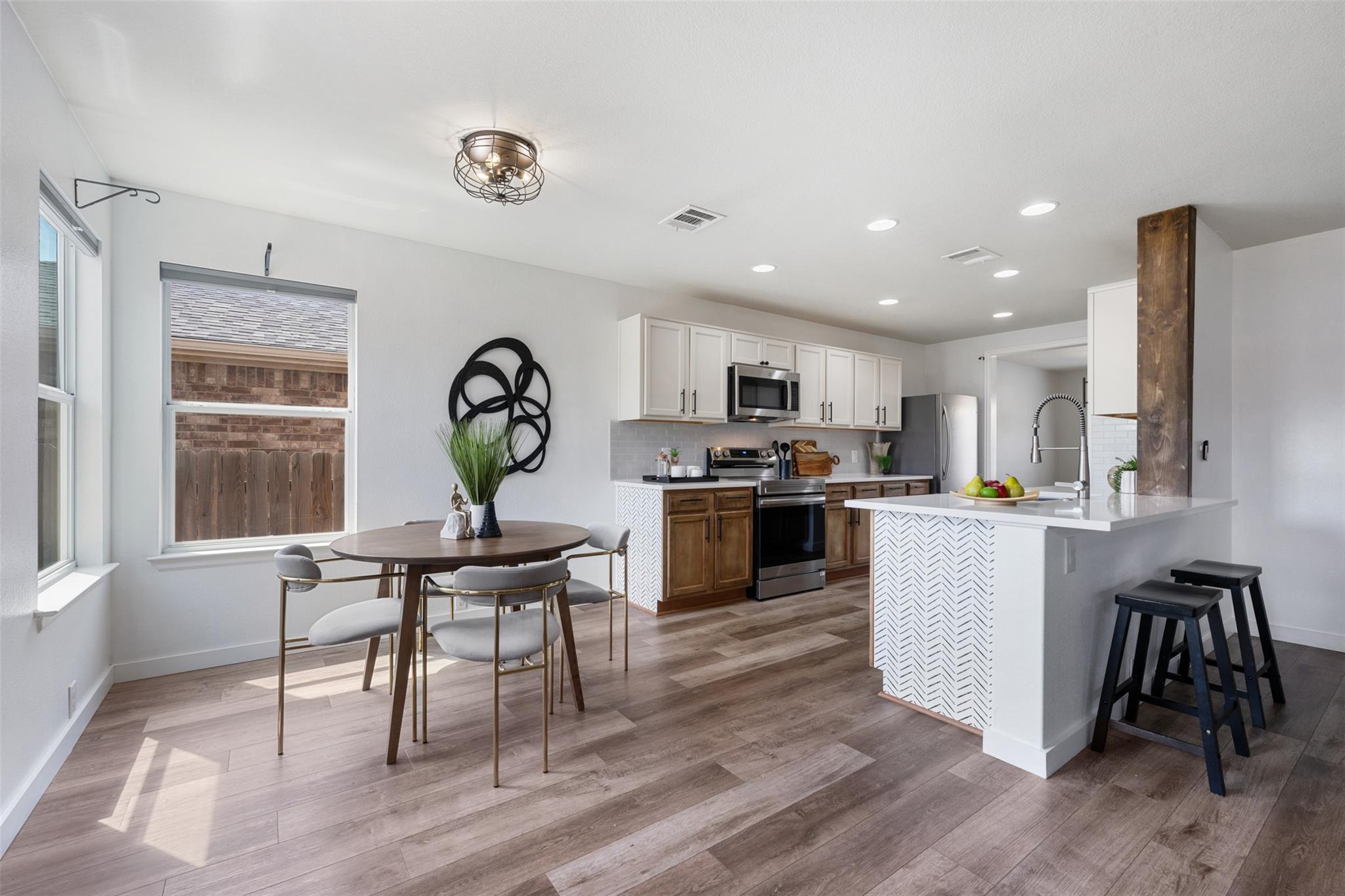 212 Lark St, Leander, TX 78641
