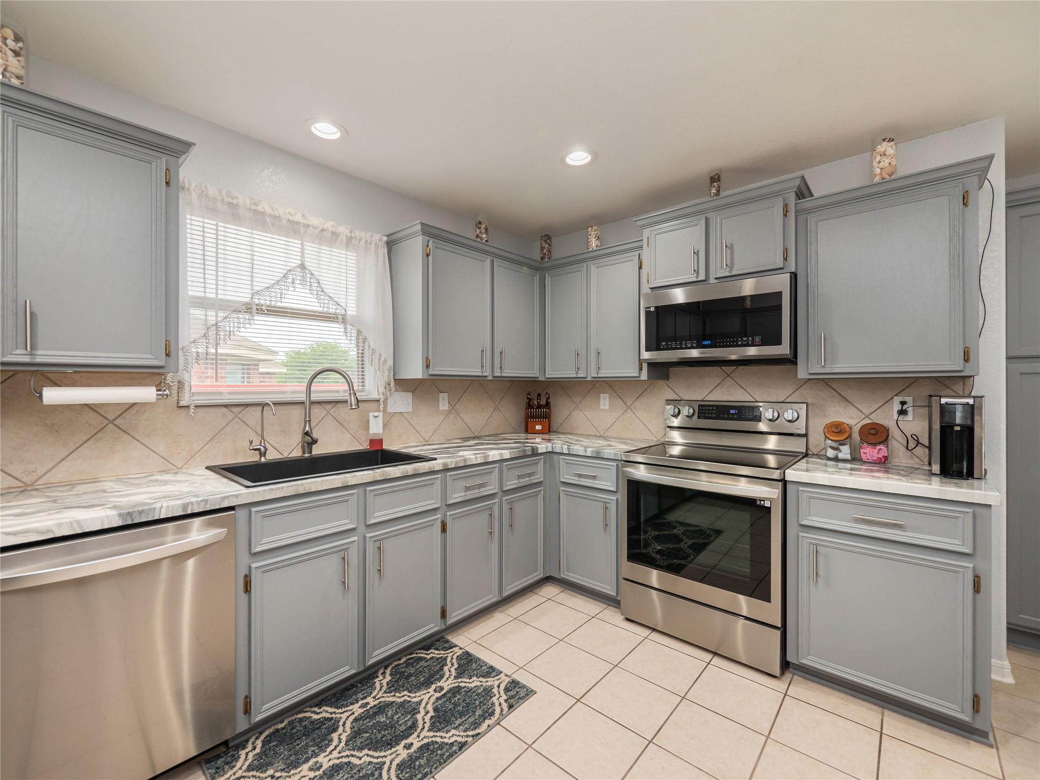 315 Nolan Ridge Dr, Nolanville, TX 76559
