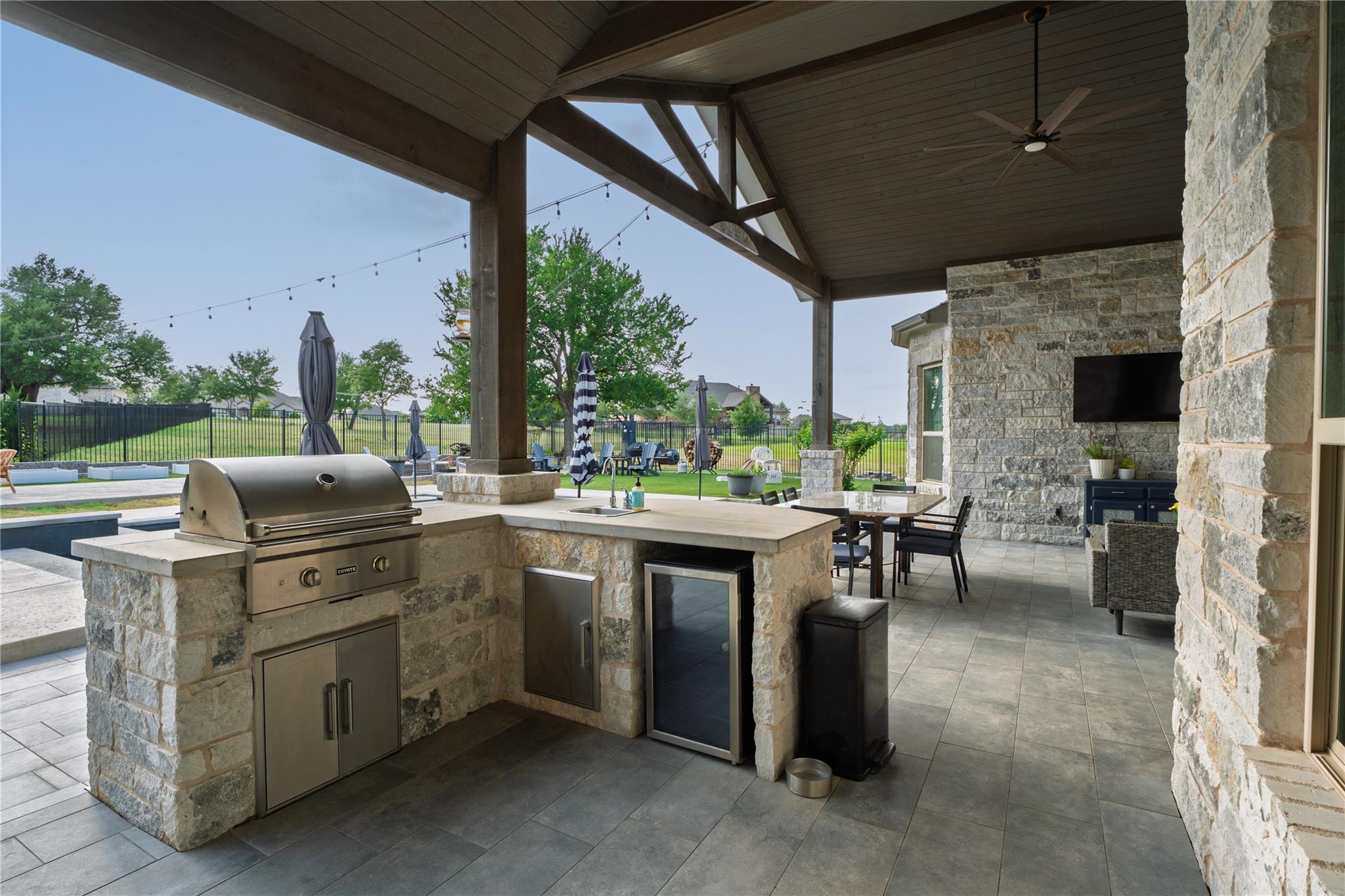409 Flintlock Dr, Leander, TX 78641