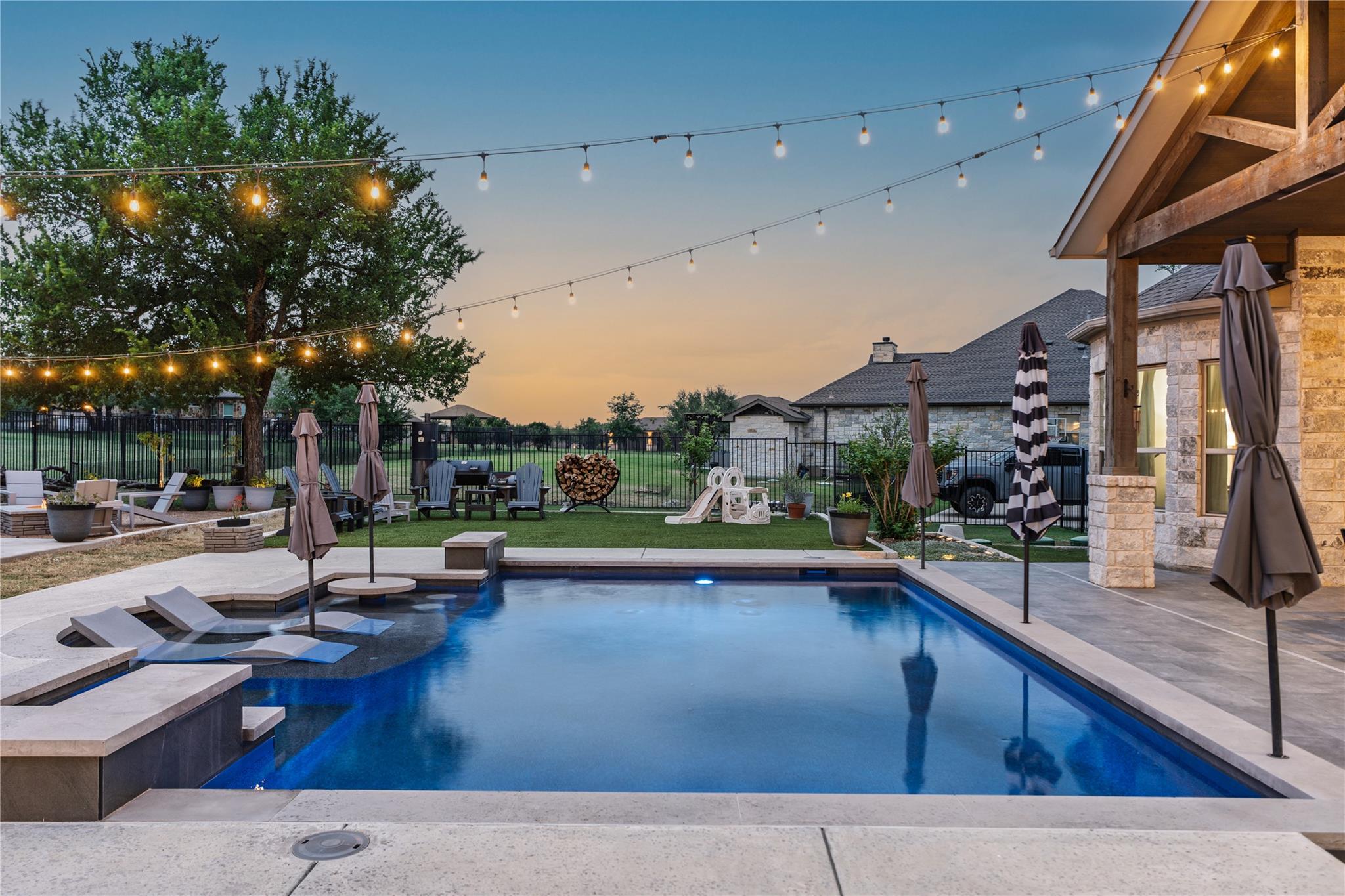 409 Flintlock Dr, Leander, TX 78641
