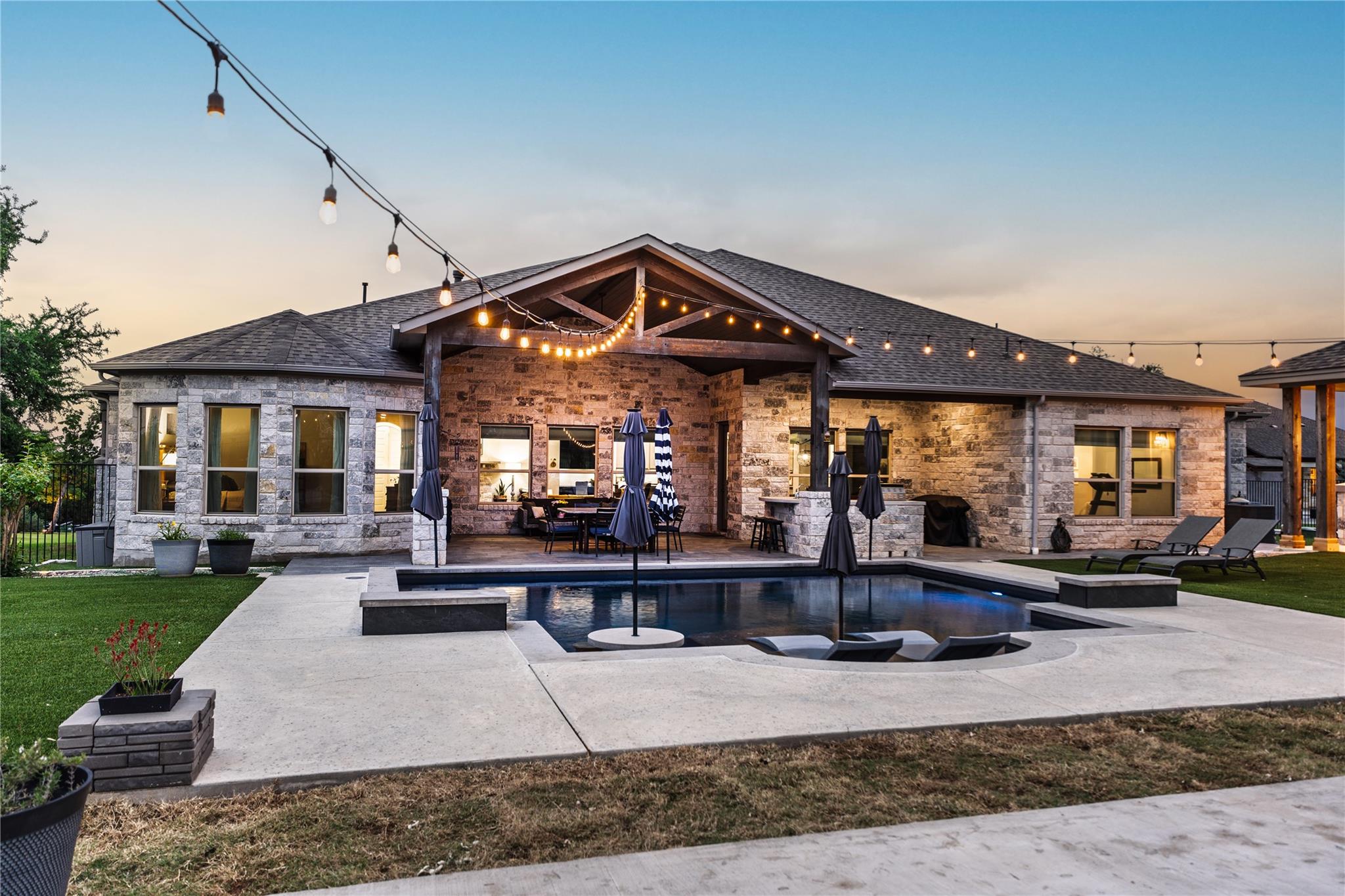 409 Flintlock Dr, Leander, TX 78641