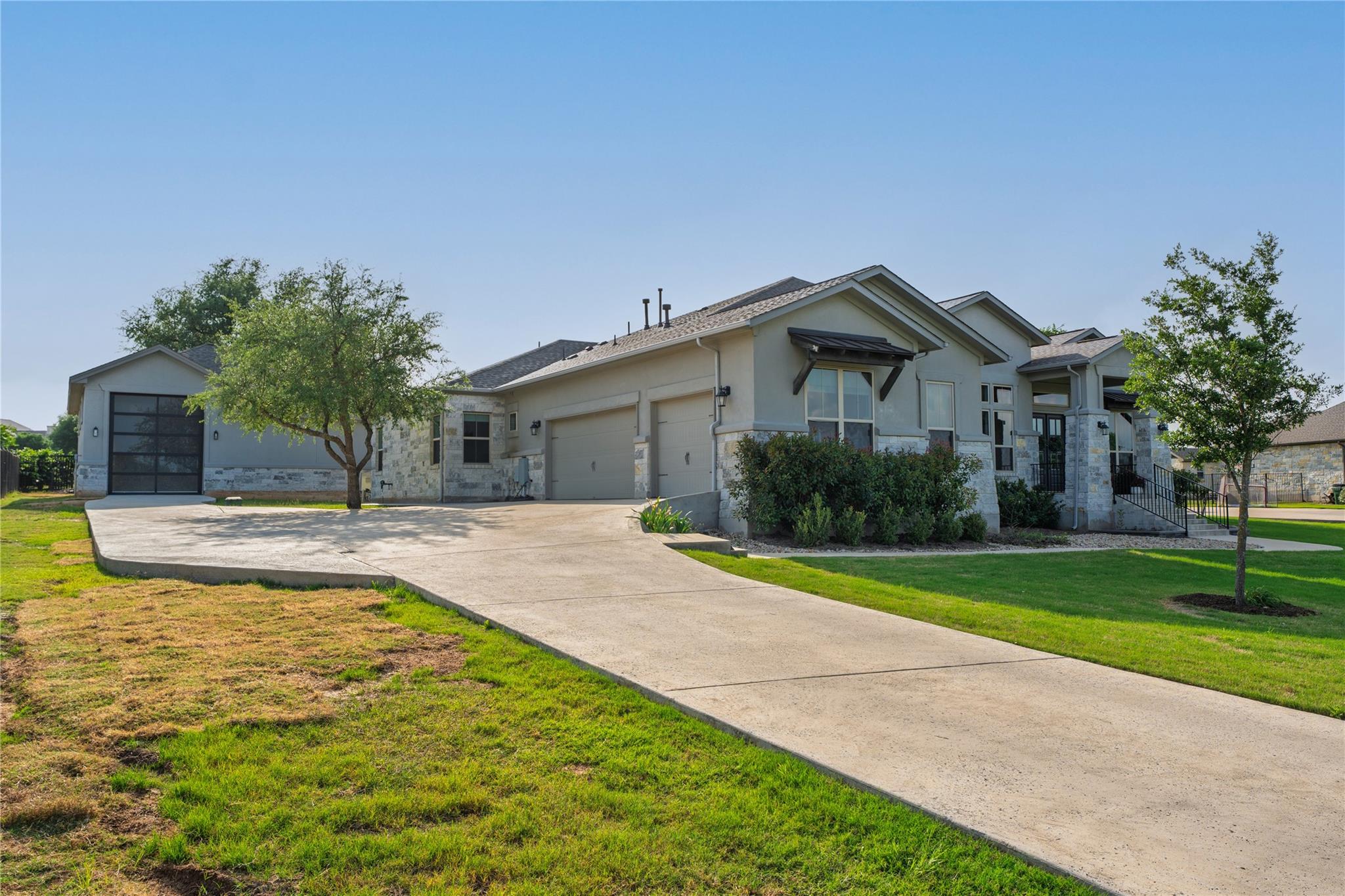 409 Flintlock Dr, Leander, TX 78641